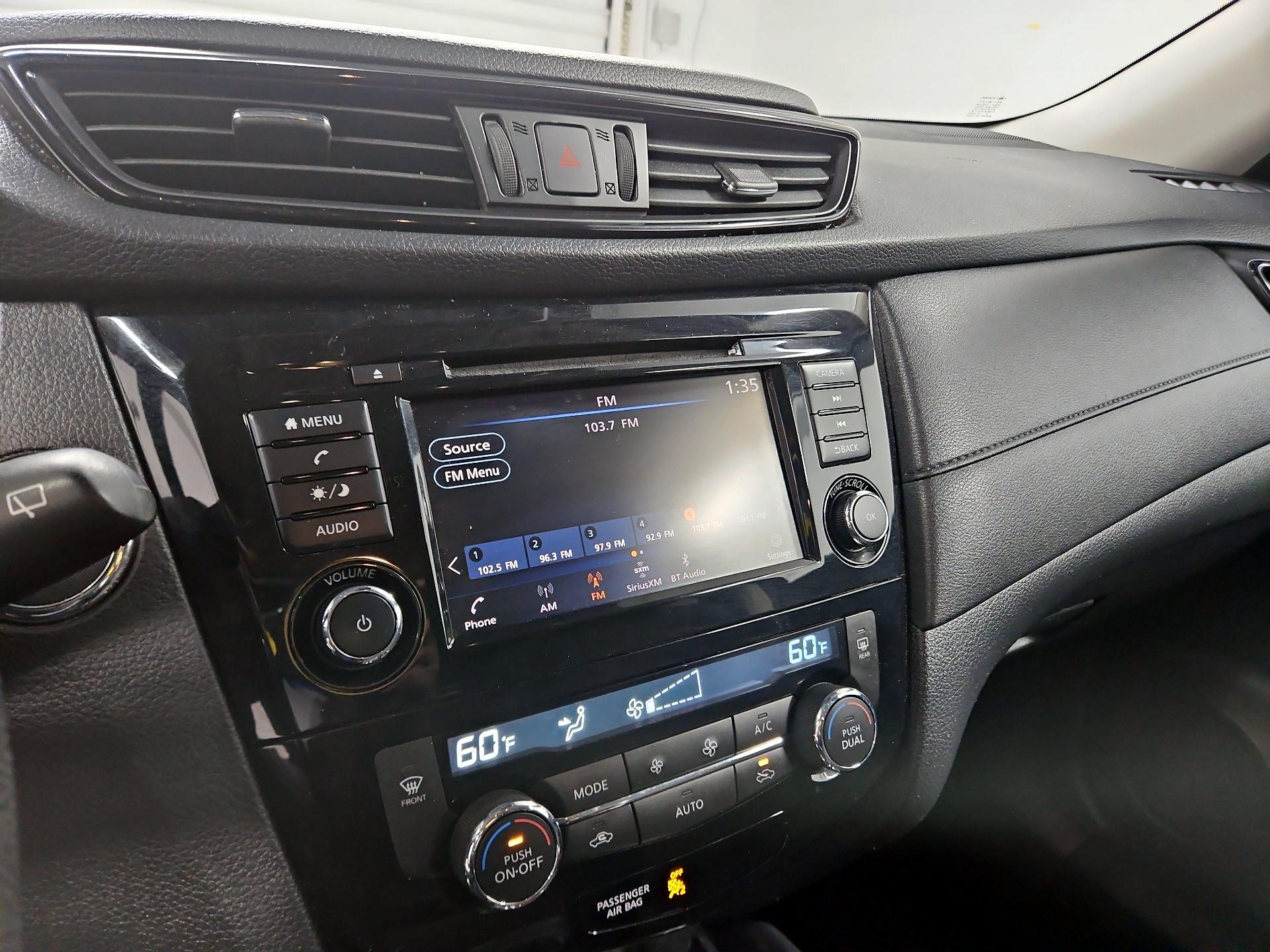 Thumbnail: 2019 Nissan Rogue - 15