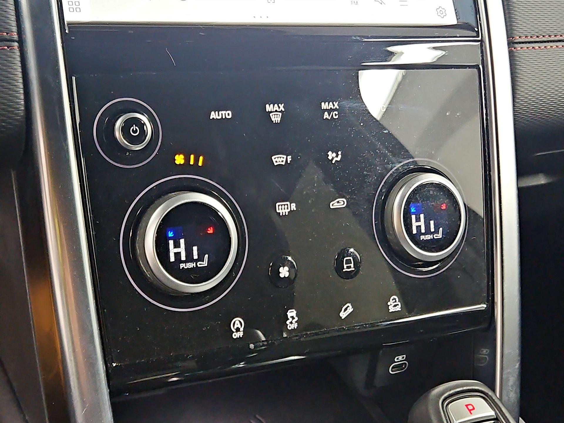 Thumbnail: 2022 Land Rover Discovery Sport - 17