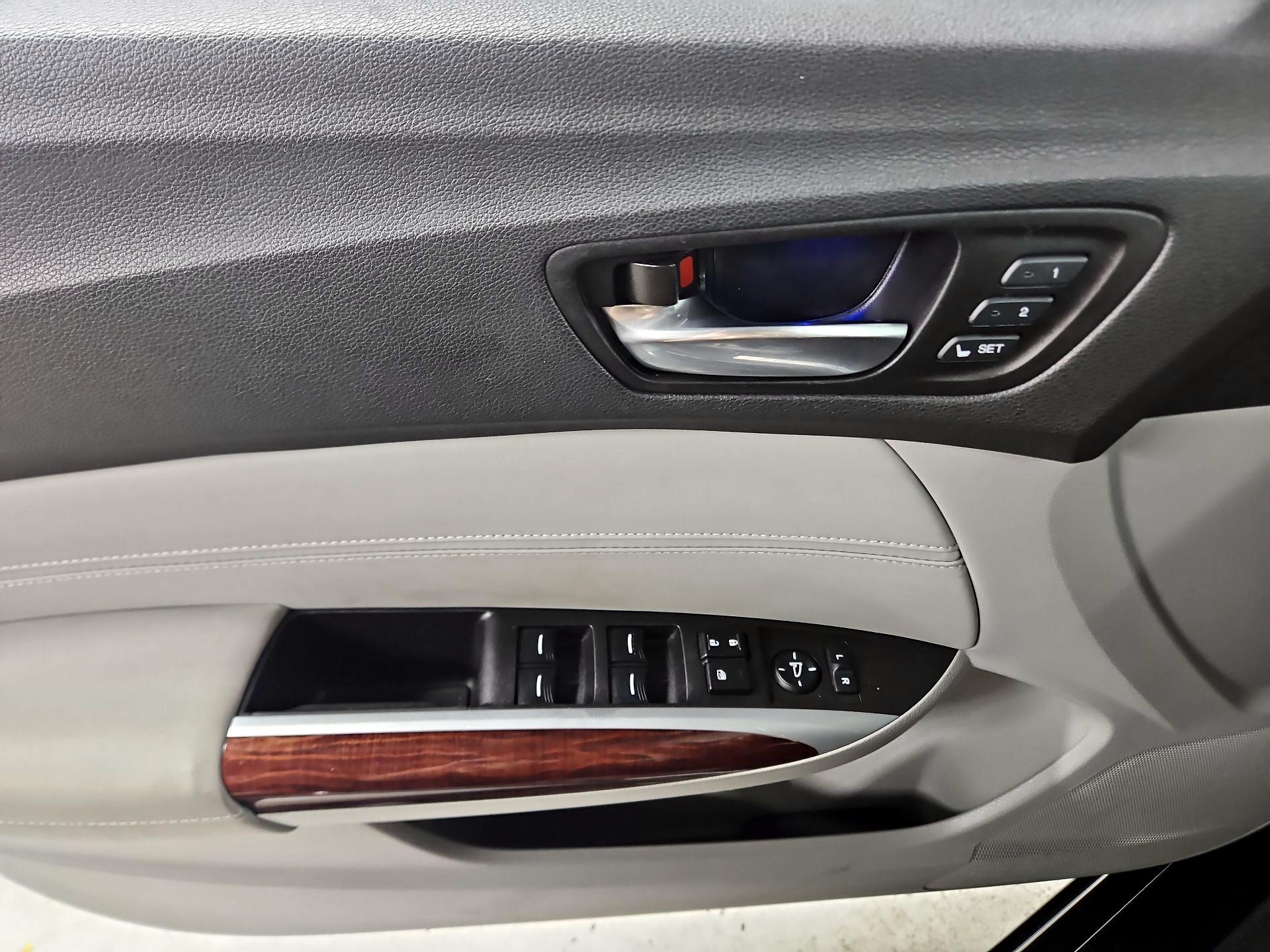 Thumbnail: 2015 Acura TLX - 12