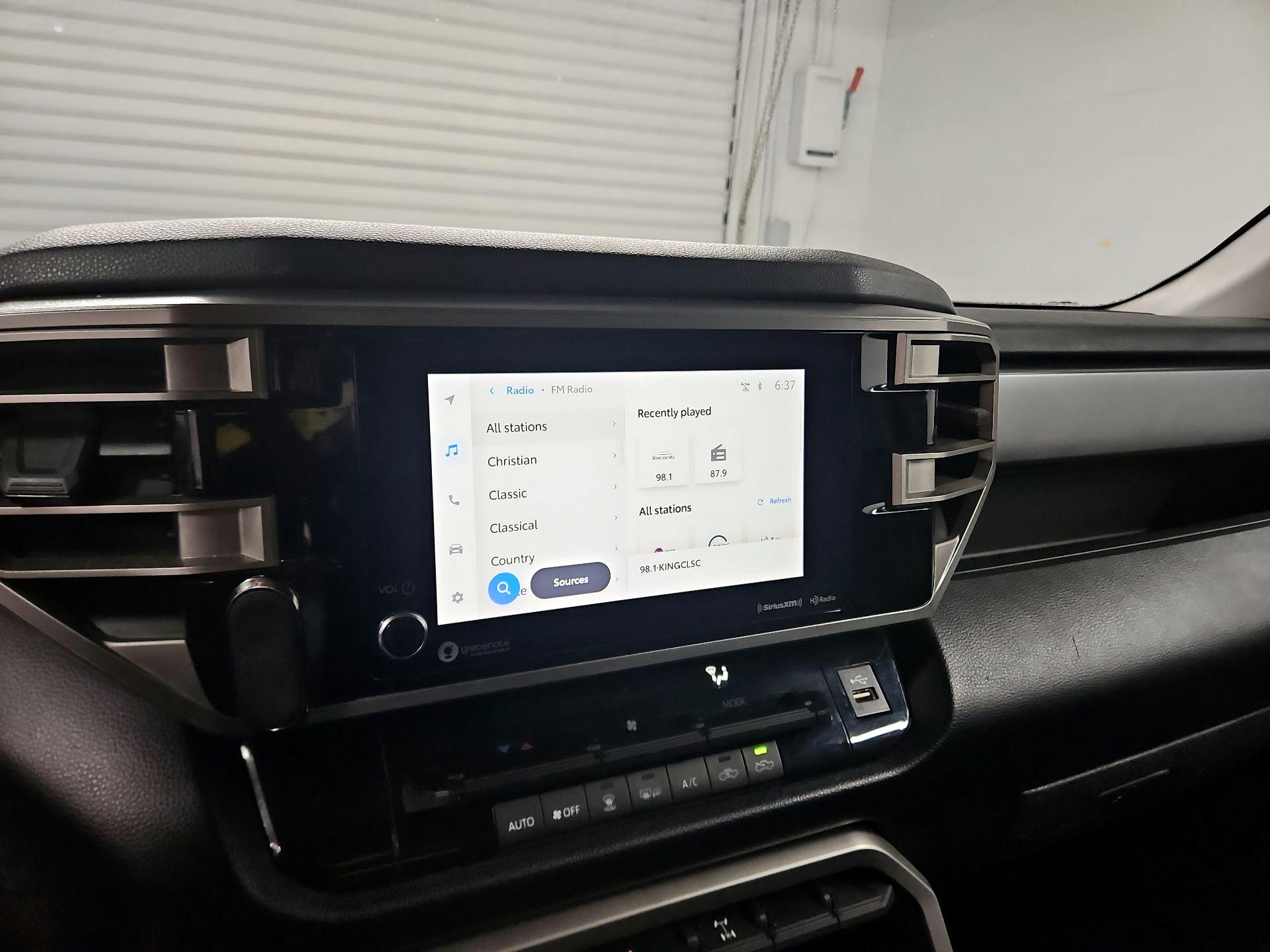 Thumbnail: 2022 Toyota Tundra - 15