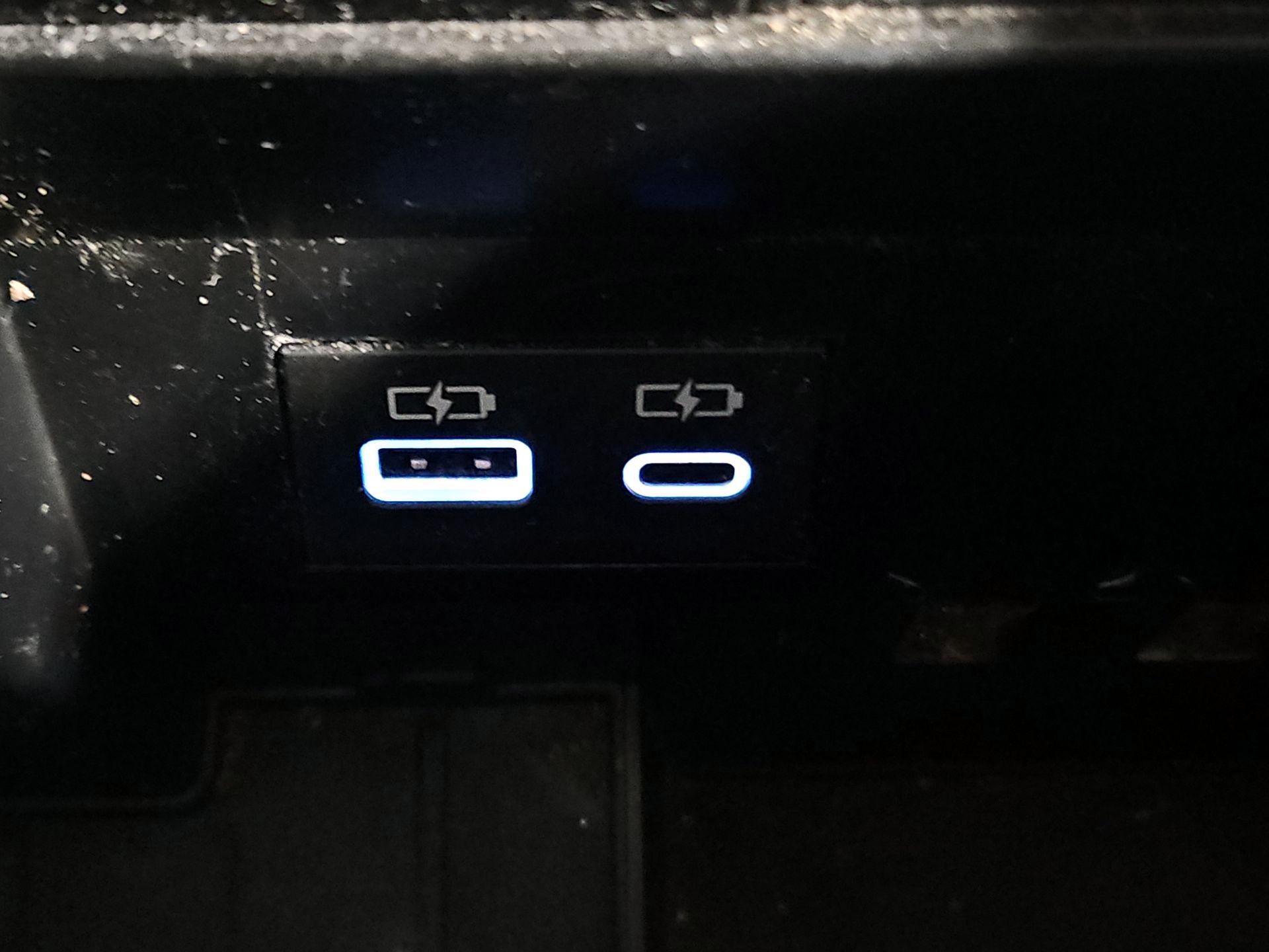 Thumbnail: 2022 Toyota Tundra - 18