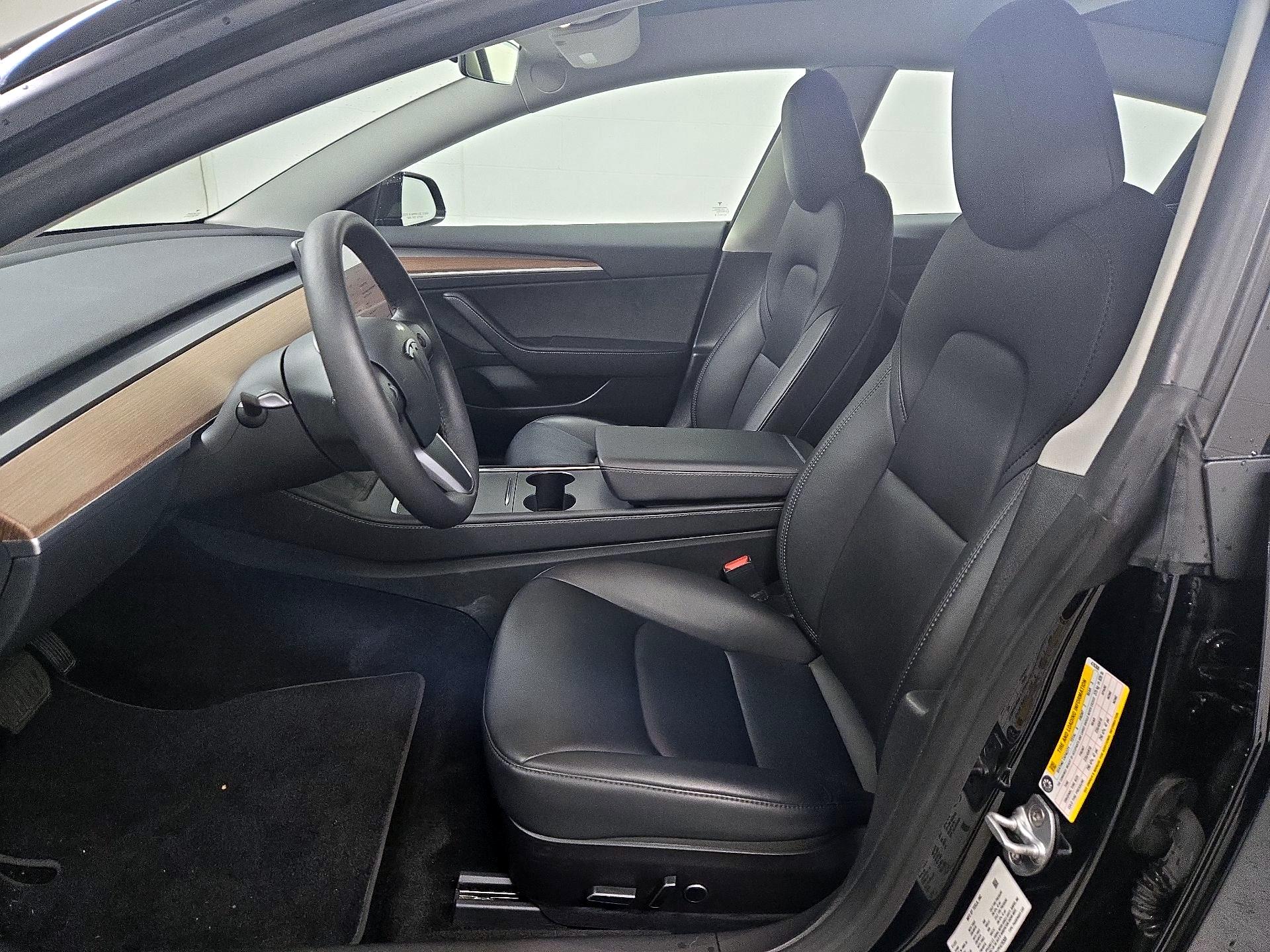 Thumbnail: 2023 Tesla Model 3 - 11
