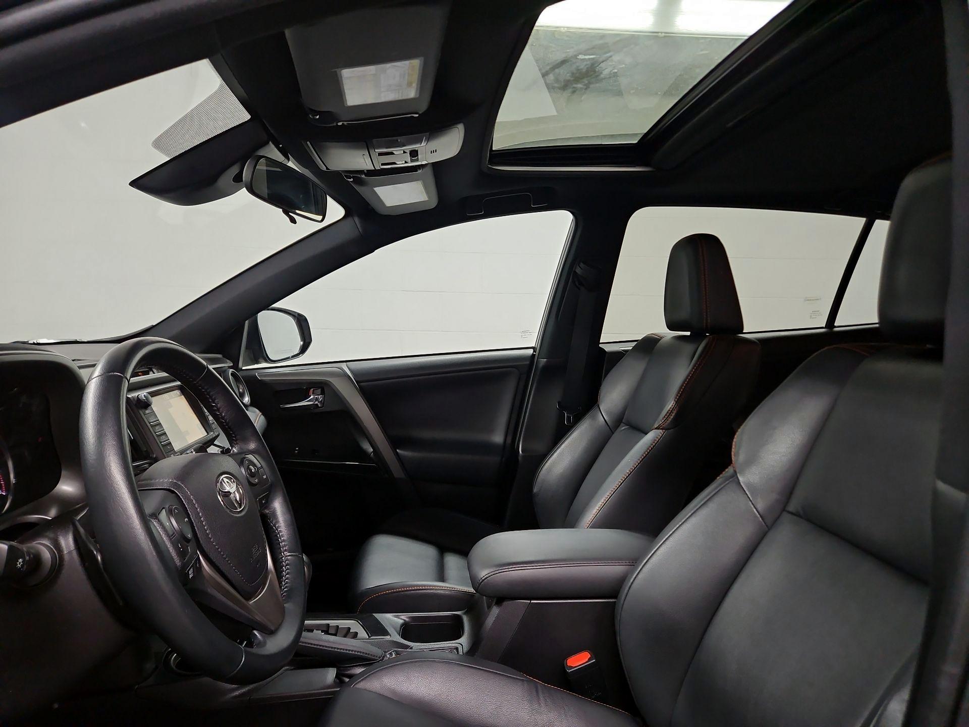 Thumbnail: 2016 Toyota RAV4 - 19