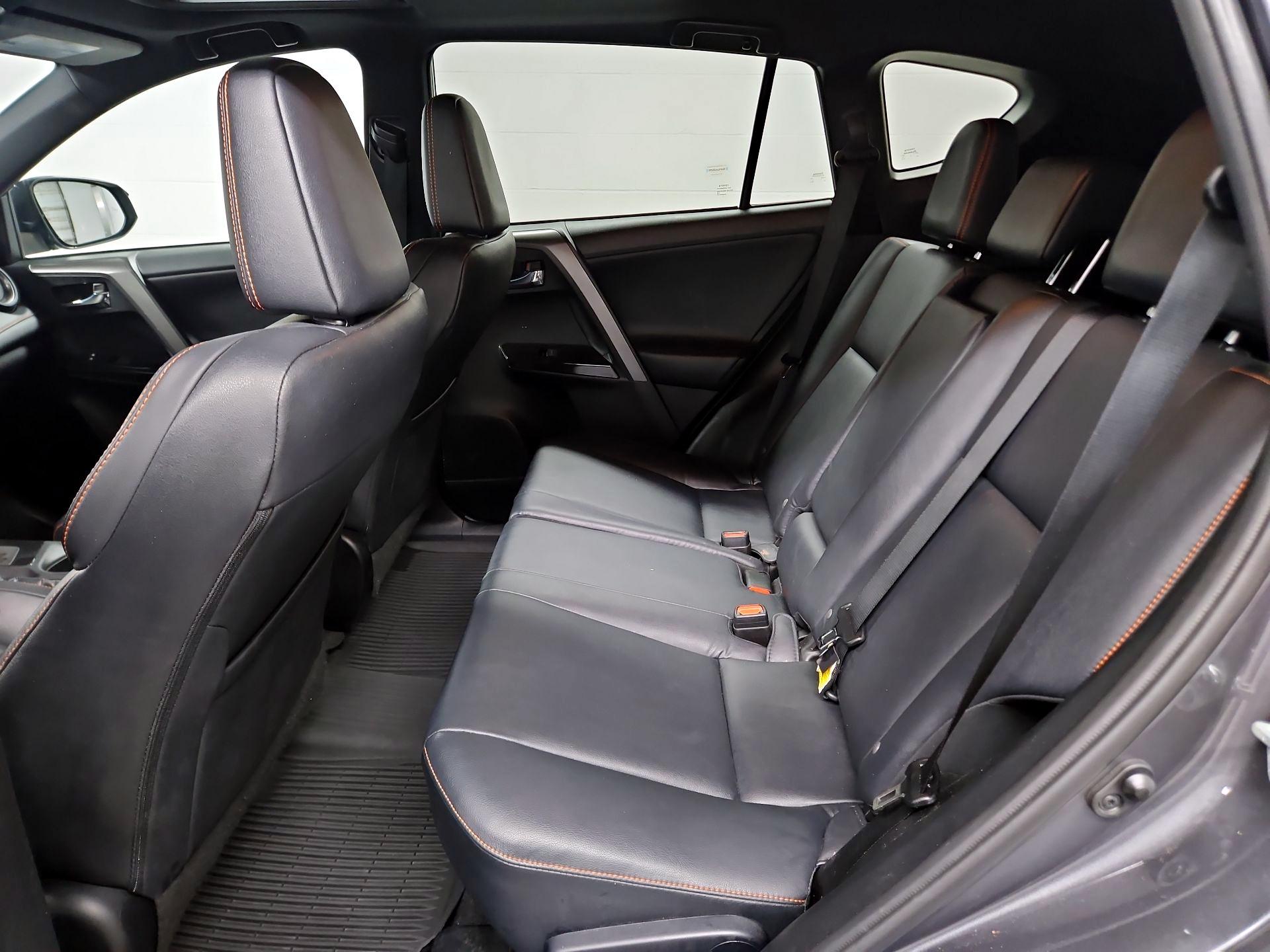 Thumbnail: 2016 Toyota RAV4 - 20