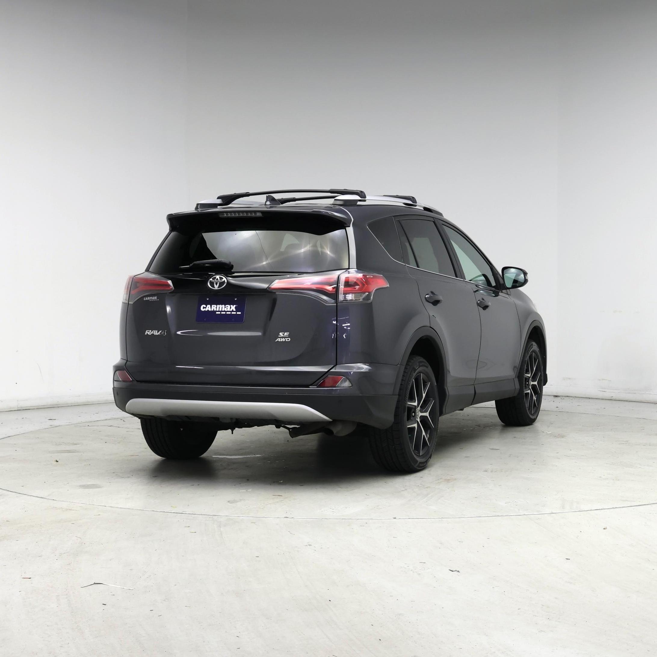 Thumbnail: 2016 Toyota RAV4 - 8