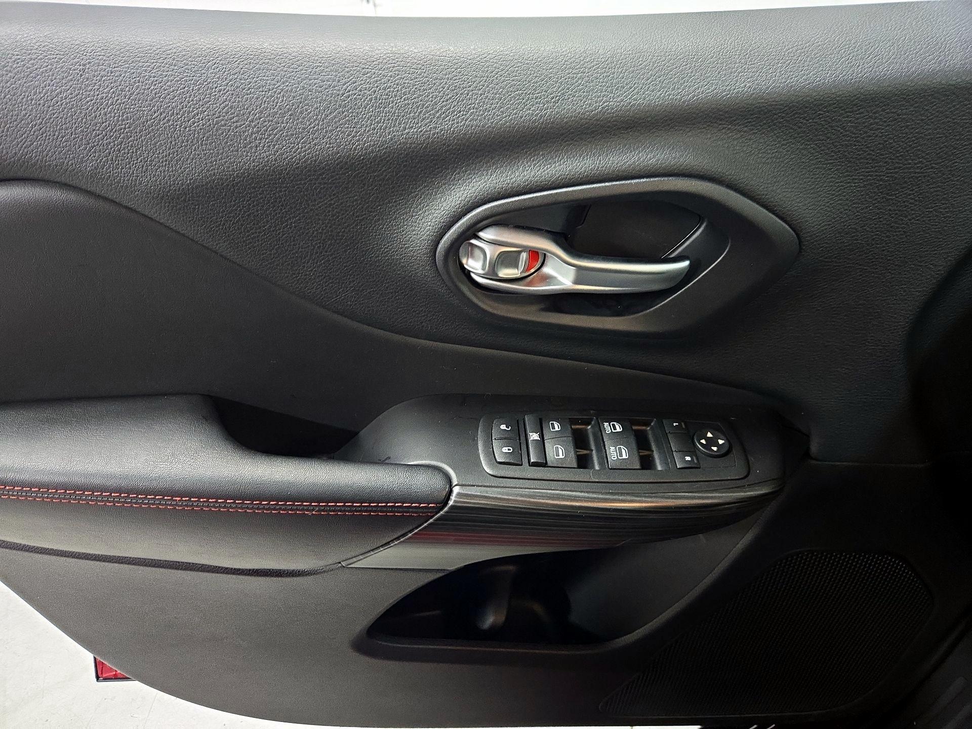 Thumbnail: 2014 Jeep Cherokee - 12