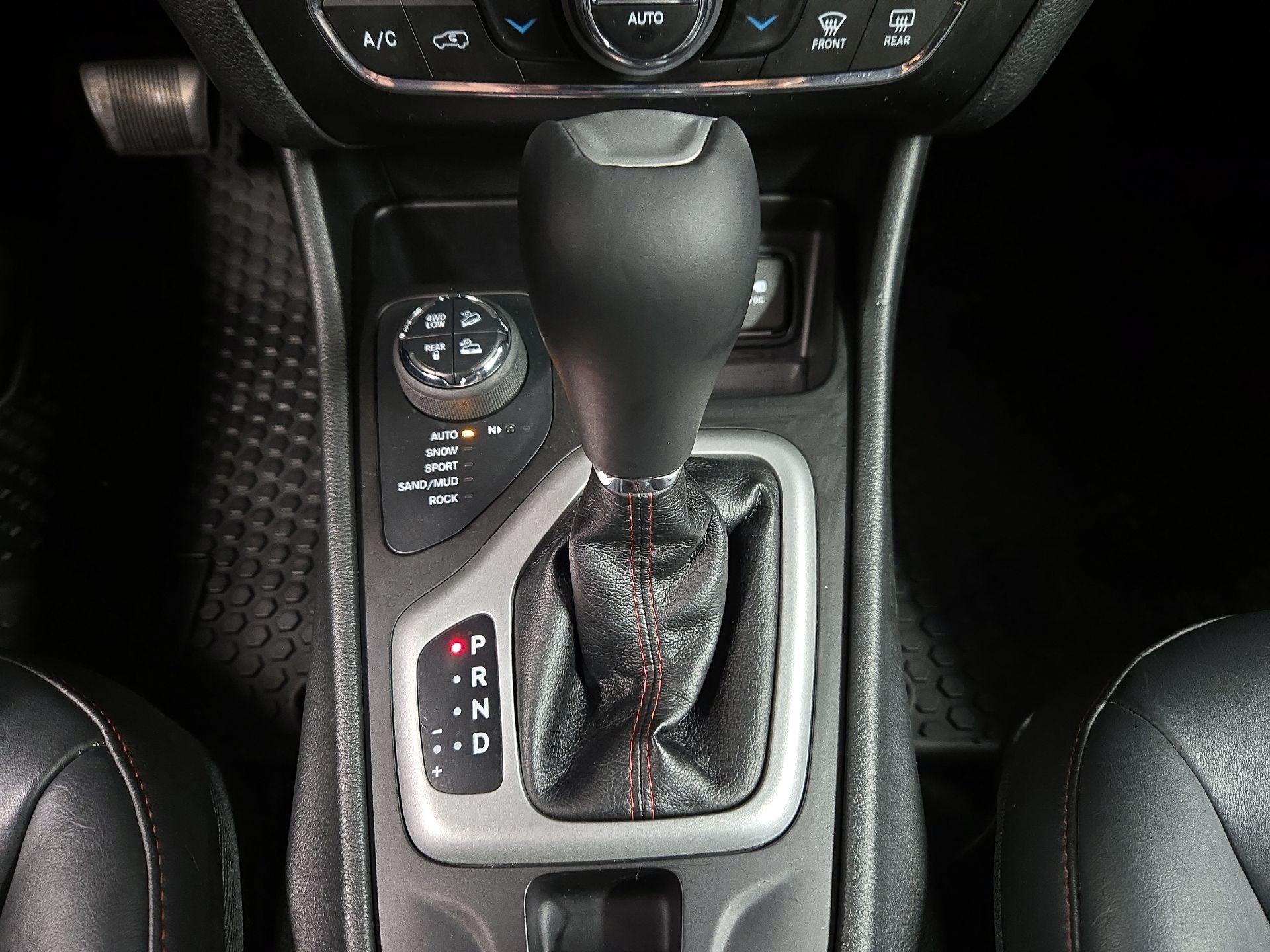 Thumbnail: 2014 Jeep Cherokee - 18