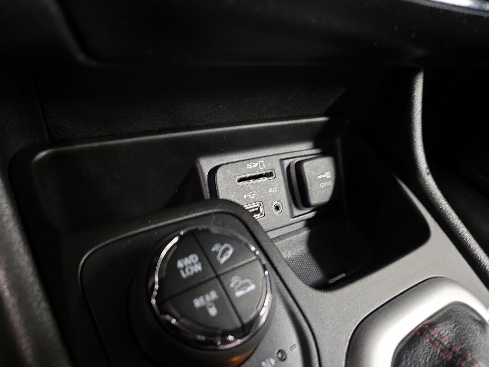 Thumbnail: 2014 Jeep Cherokee - 19