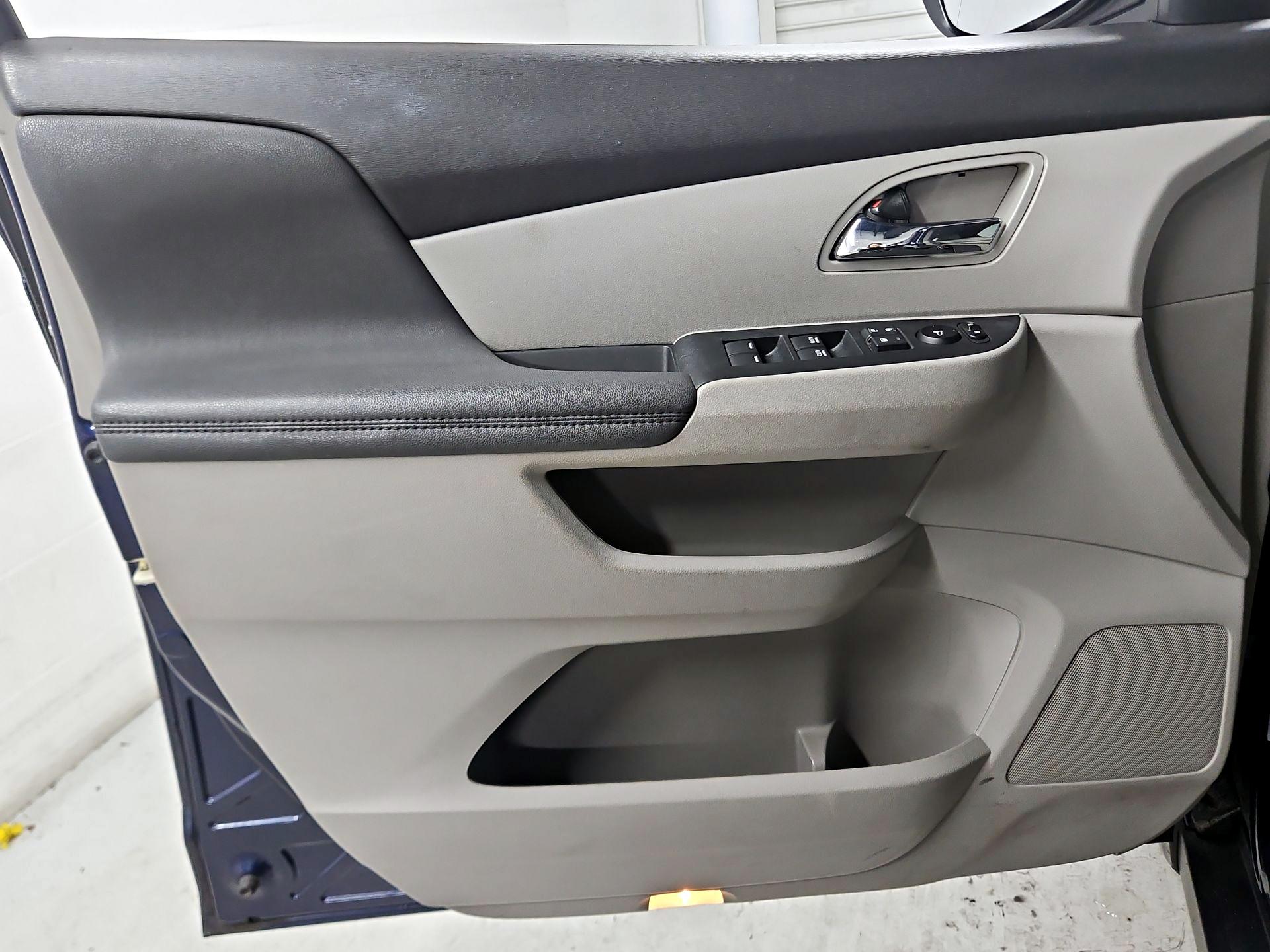 Thumbnail: 2015 Honda Odyssey - 12