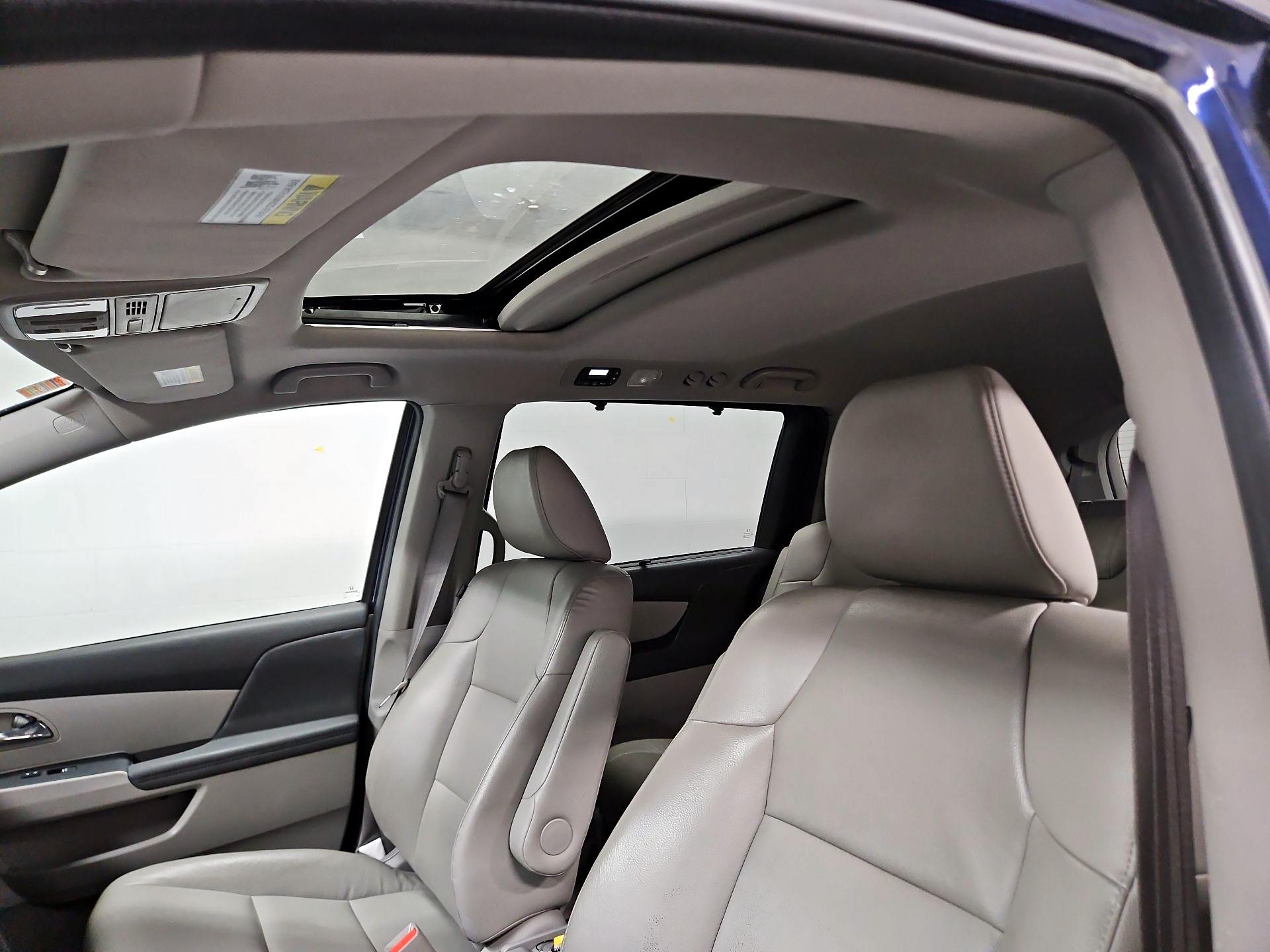 Thumbnail: 2015 Honda Odyssey - 19