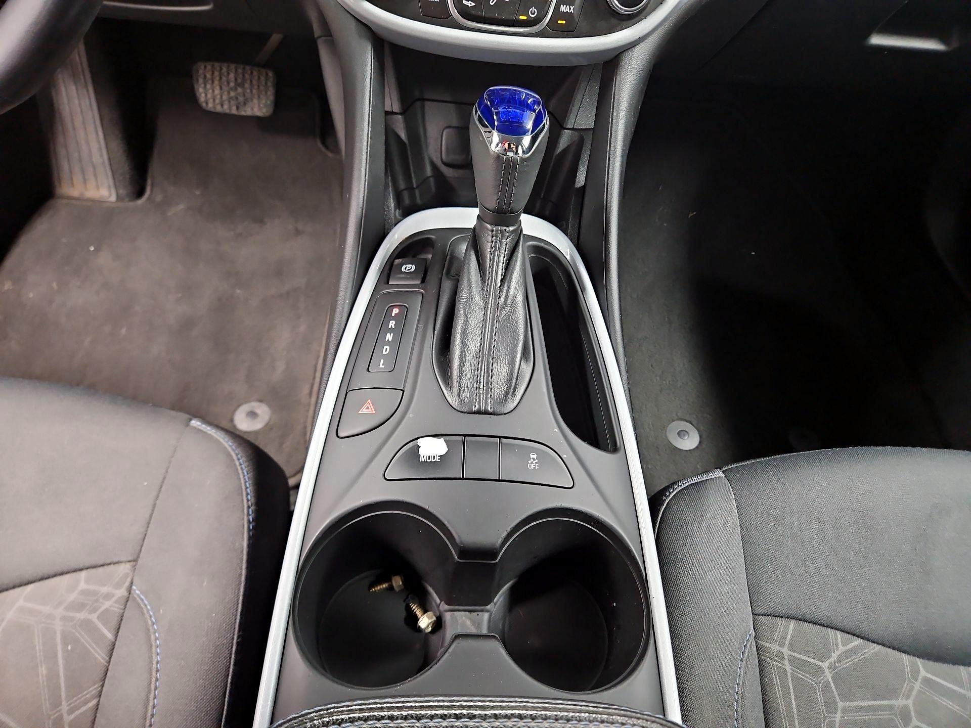 Thumbnail: 2017 Chevrolet Volt - 17