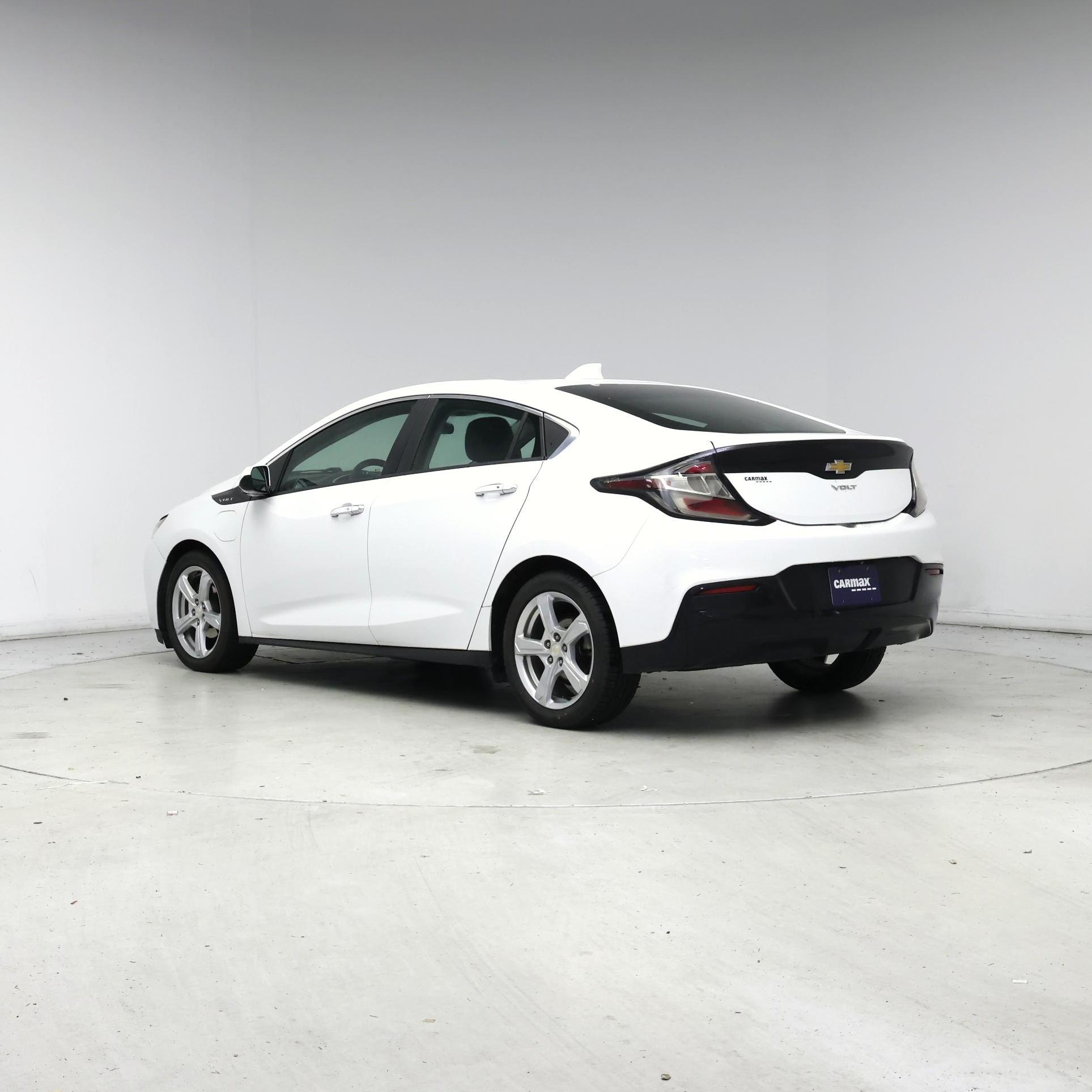 Thumbnail: 2017 Chevrolet Volt - 2