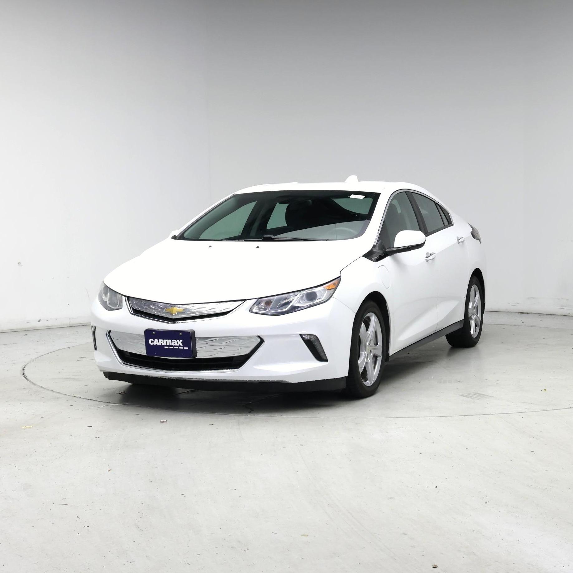 Thumbnail: 2017 Chevrolet Volt - 4