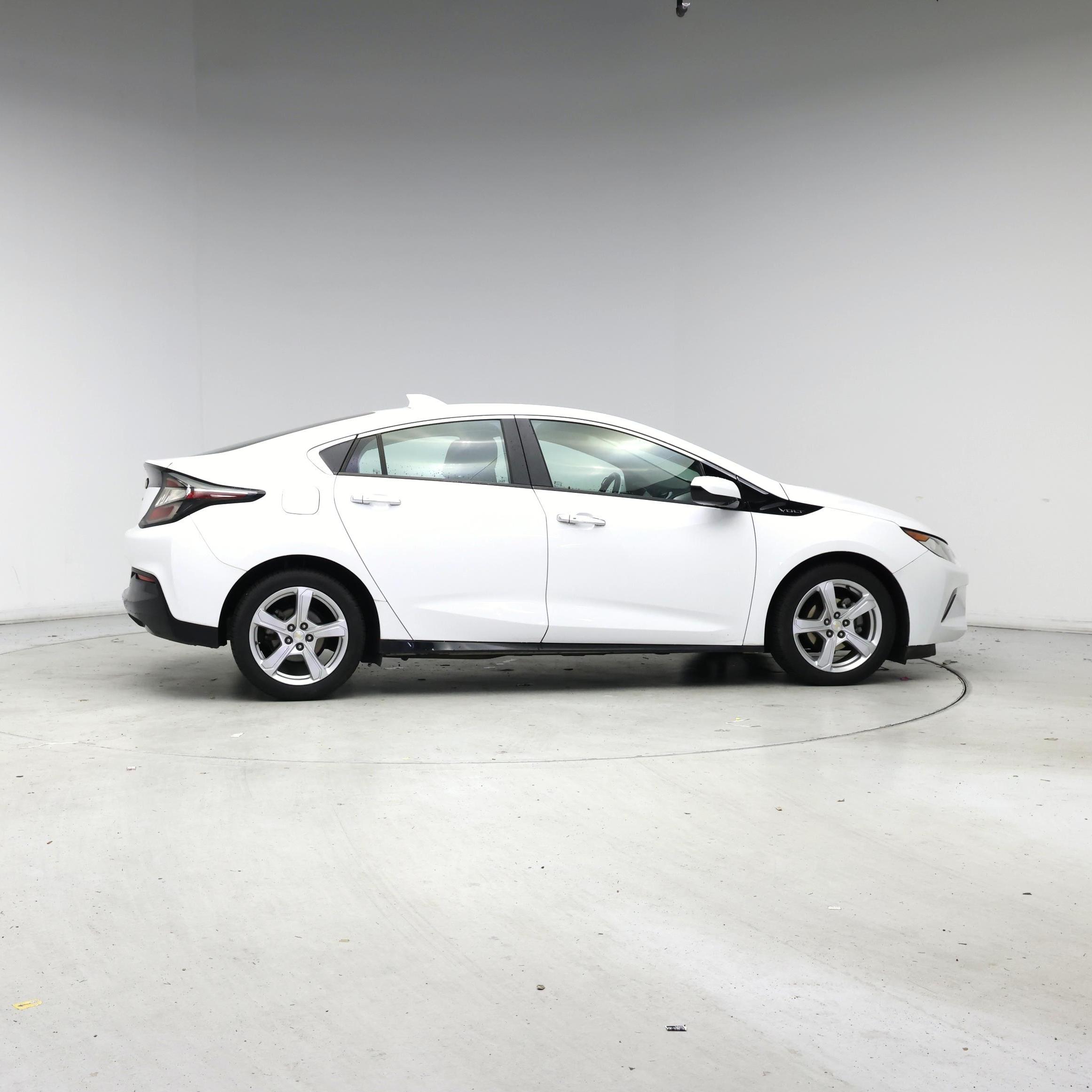 Thumbnail: 2017 Chevrolet Volt - 7