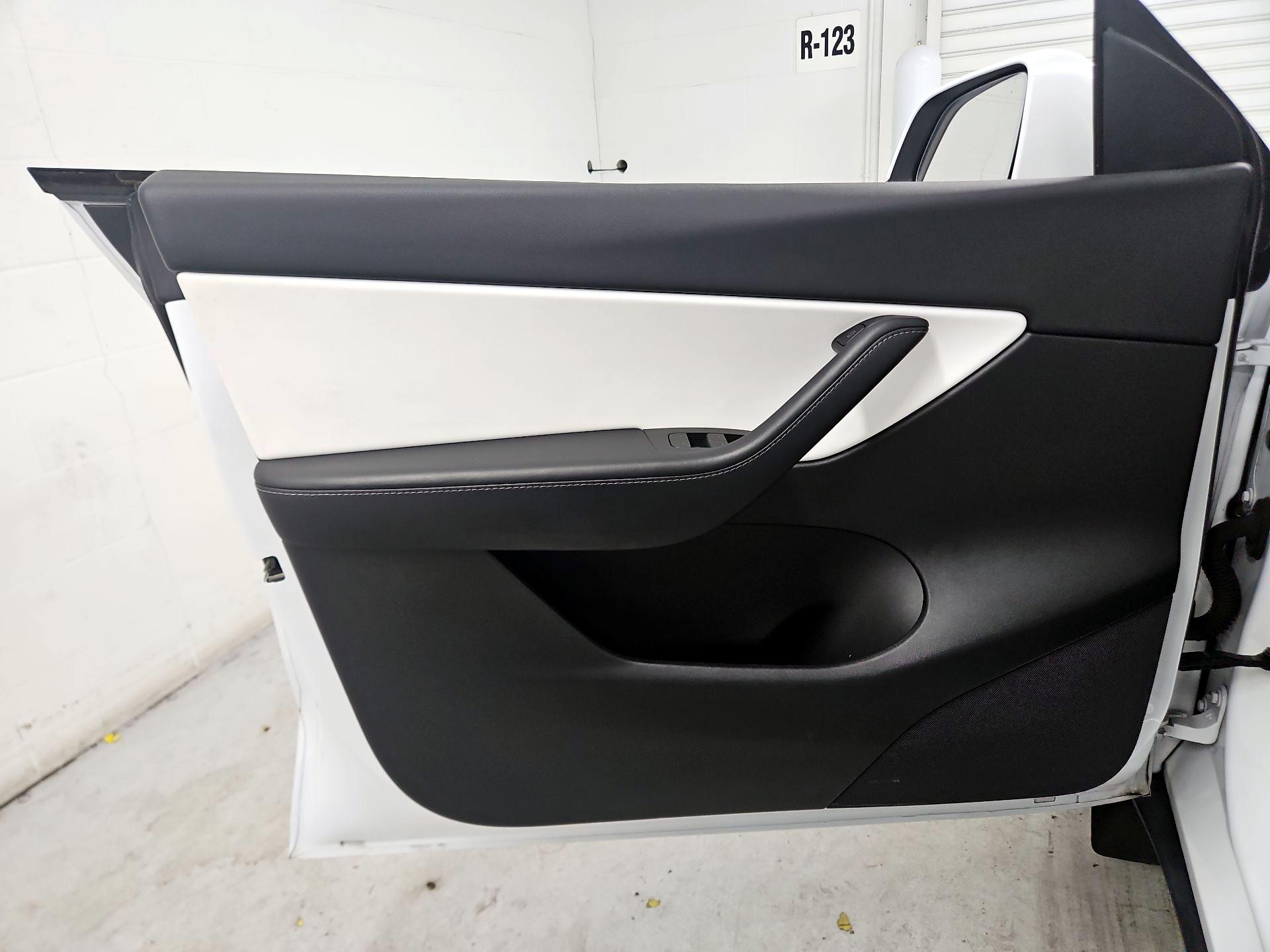 Thumbnail: 2021 Tesla Model Y - 12