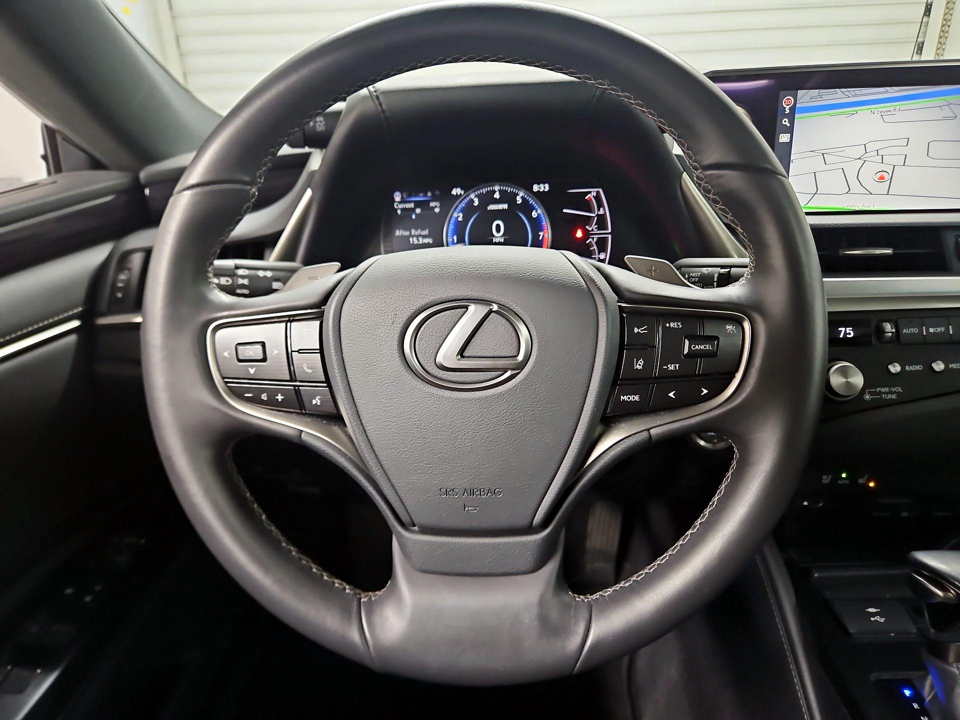 Thumbnail: 2021 Lexus ES - 10