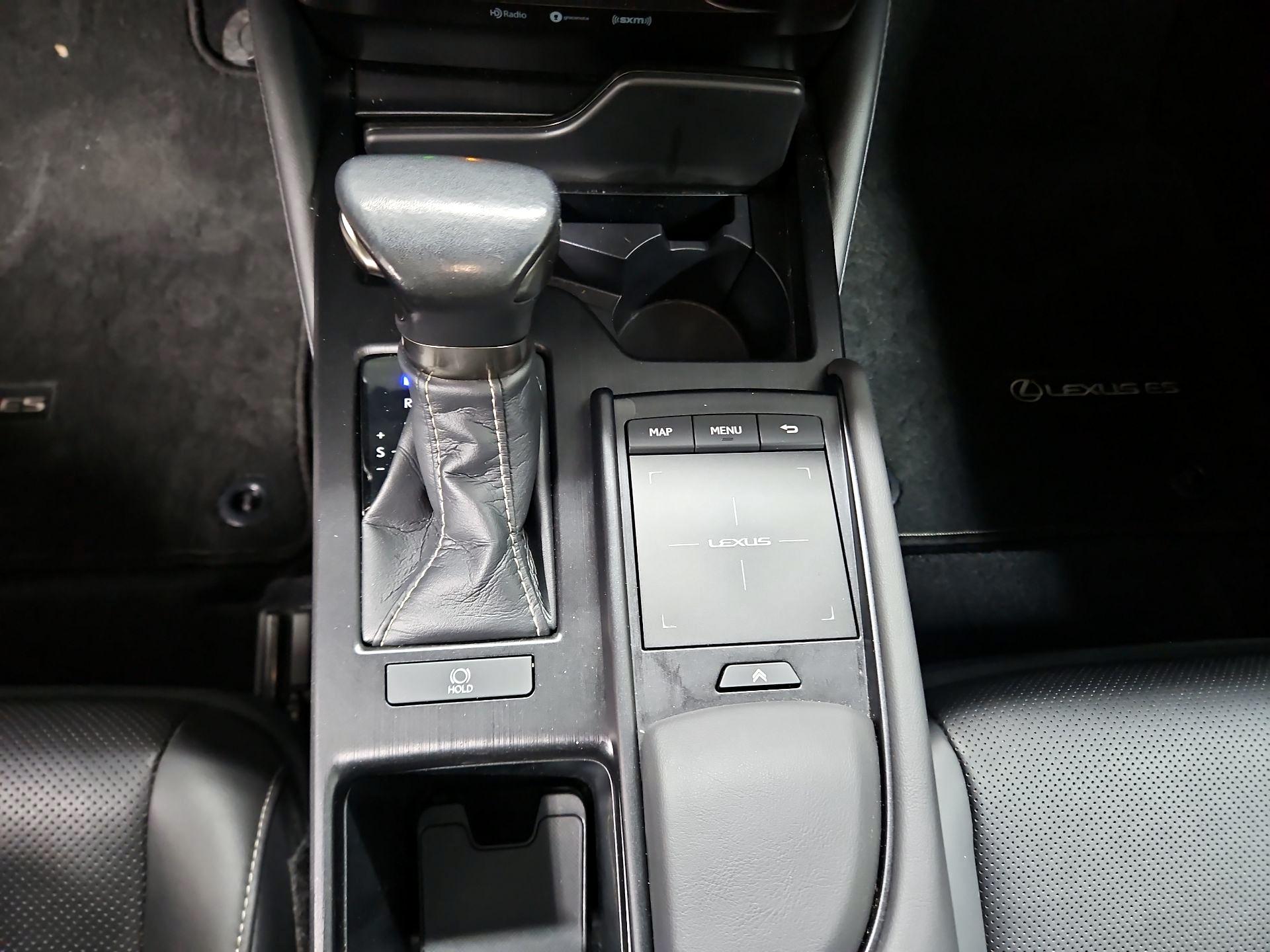 Thumbnail: 2021 Lexus ES - 18