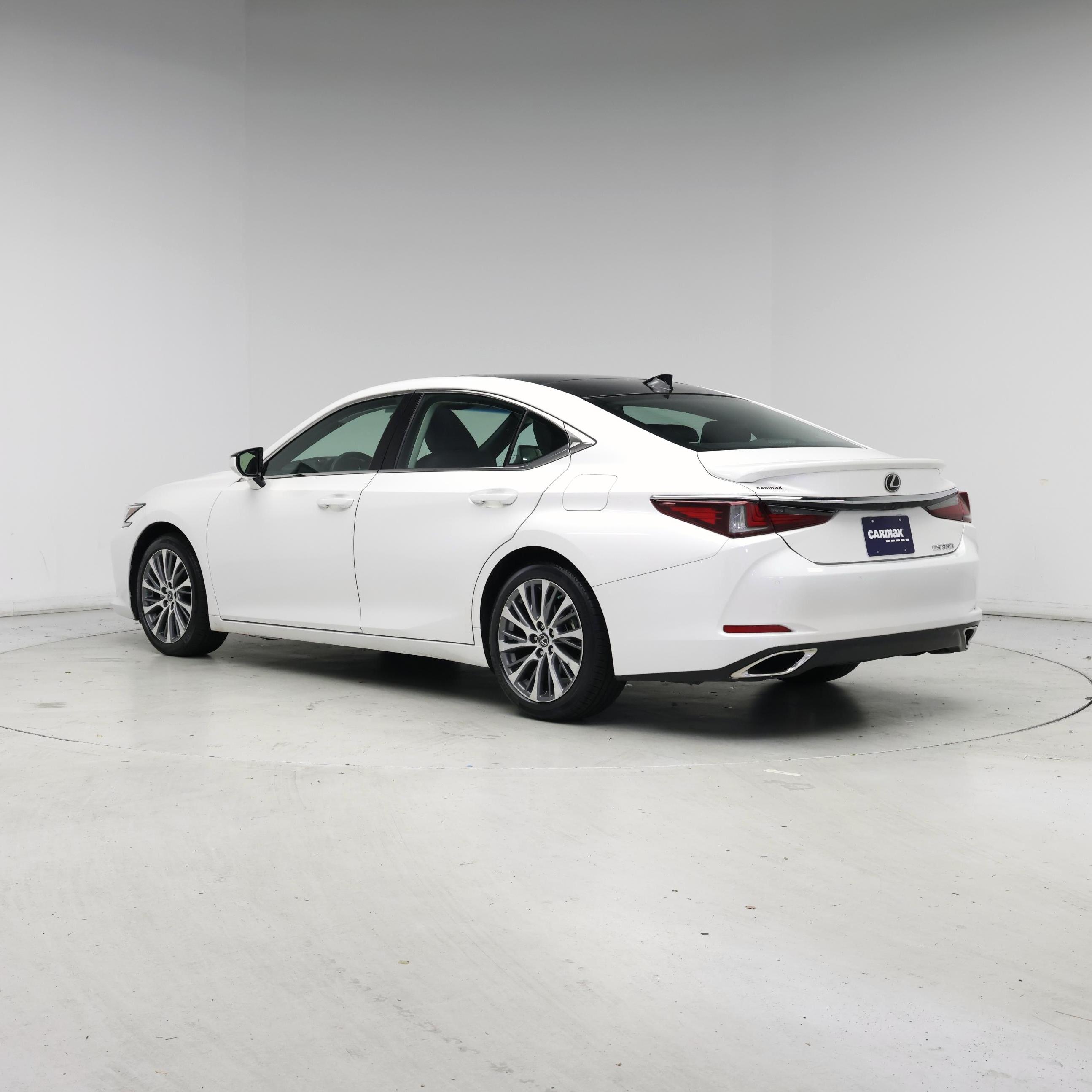 Thumbnail: 2021 Lexus ES - 2