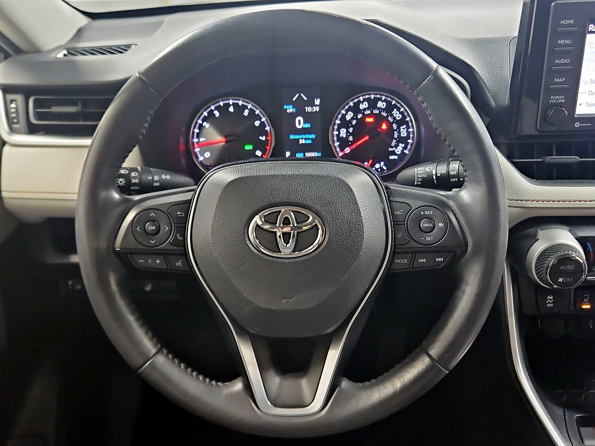 Thumbnail: 2020 Toyota RAV4 - 10