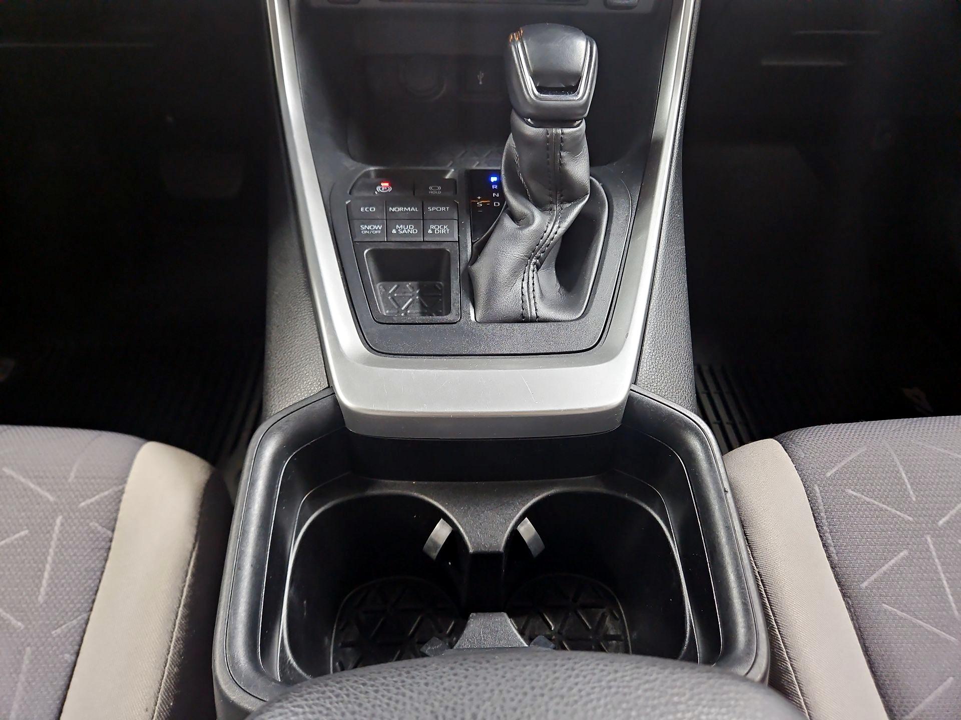 Thumbnail: 2020 Toyota RAV4 - 17