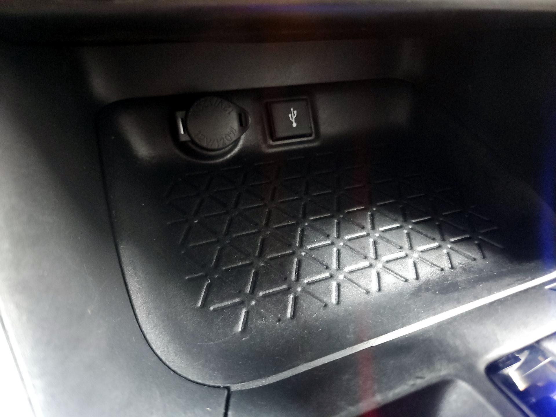 Thumbnail: 2020 Toyota RAV4 - 18