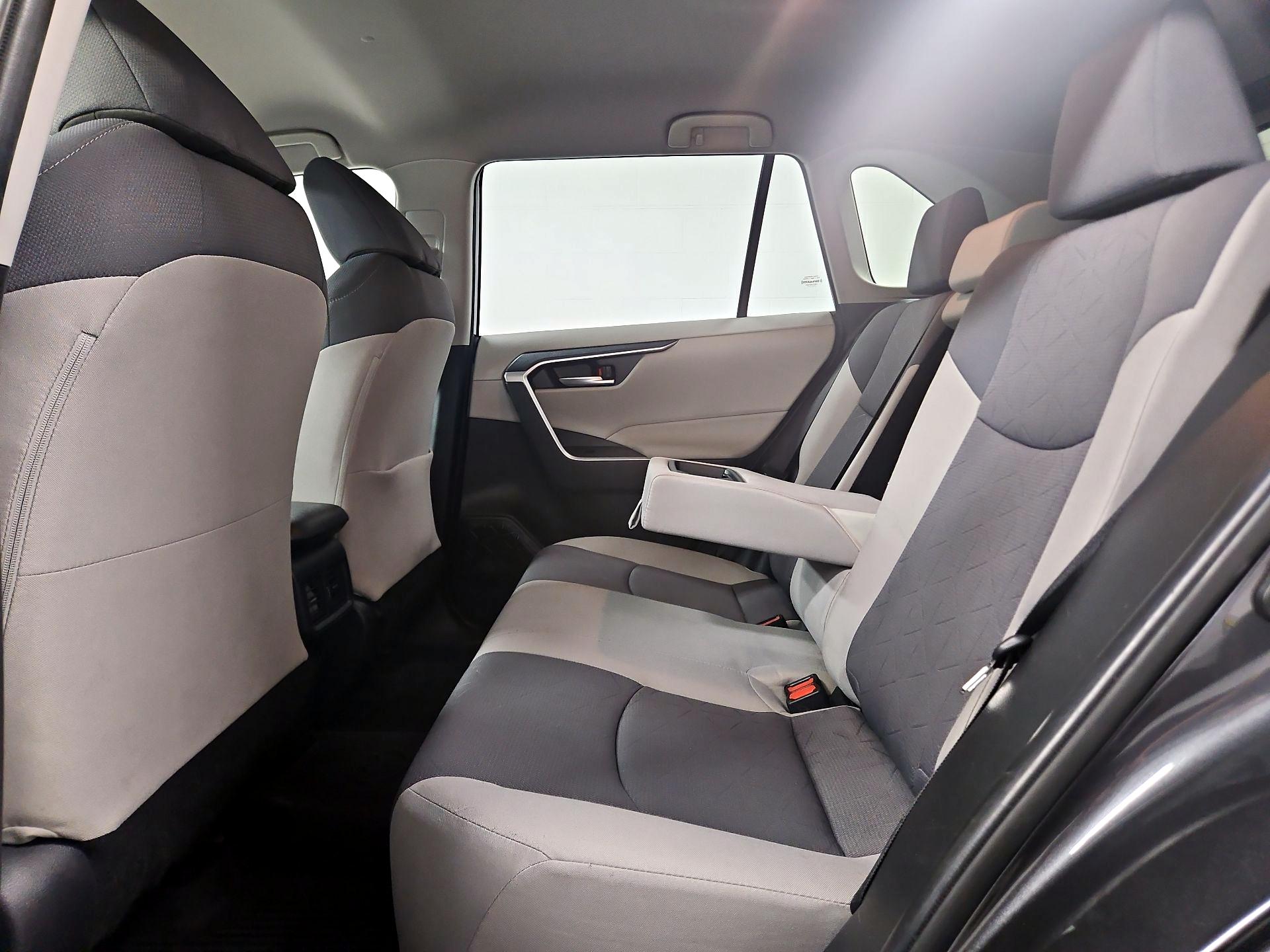 Thumbnail: 2020 Toyota RAV4 - 19