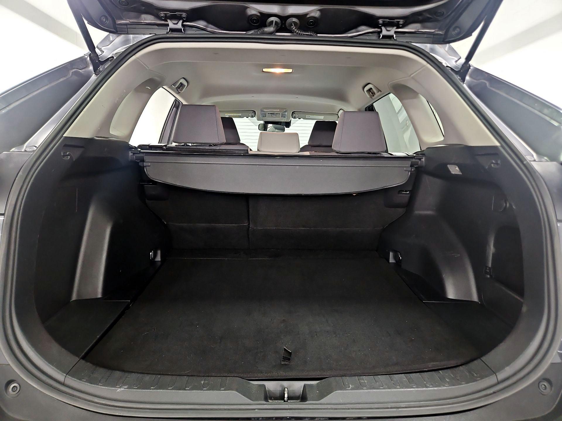 Thumbnail: 2020 Toyota RAV4 - 20