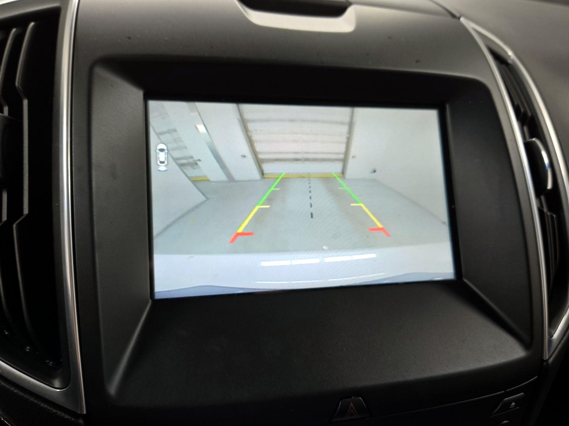 Thumbnail: 2017 Ford Edge - 15