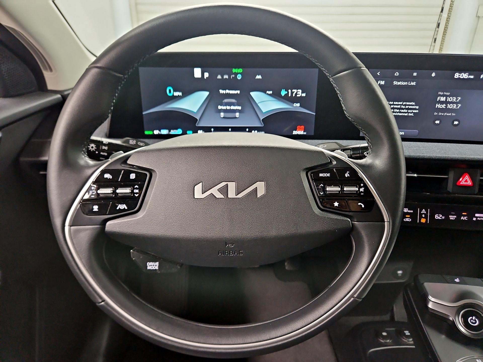 Thumbnail: 2023 Kia EV6 - 10
