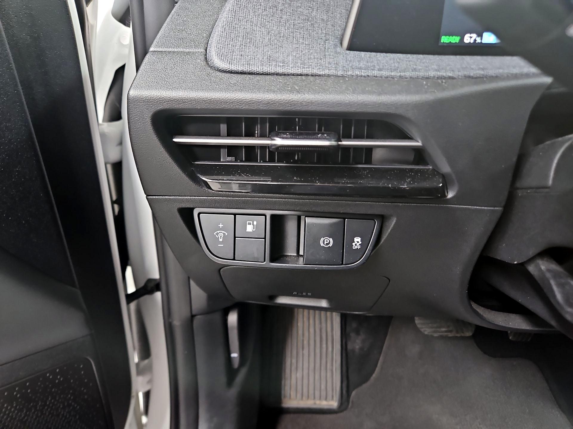 Thumbnail: 2023 Kia EV6 - 13