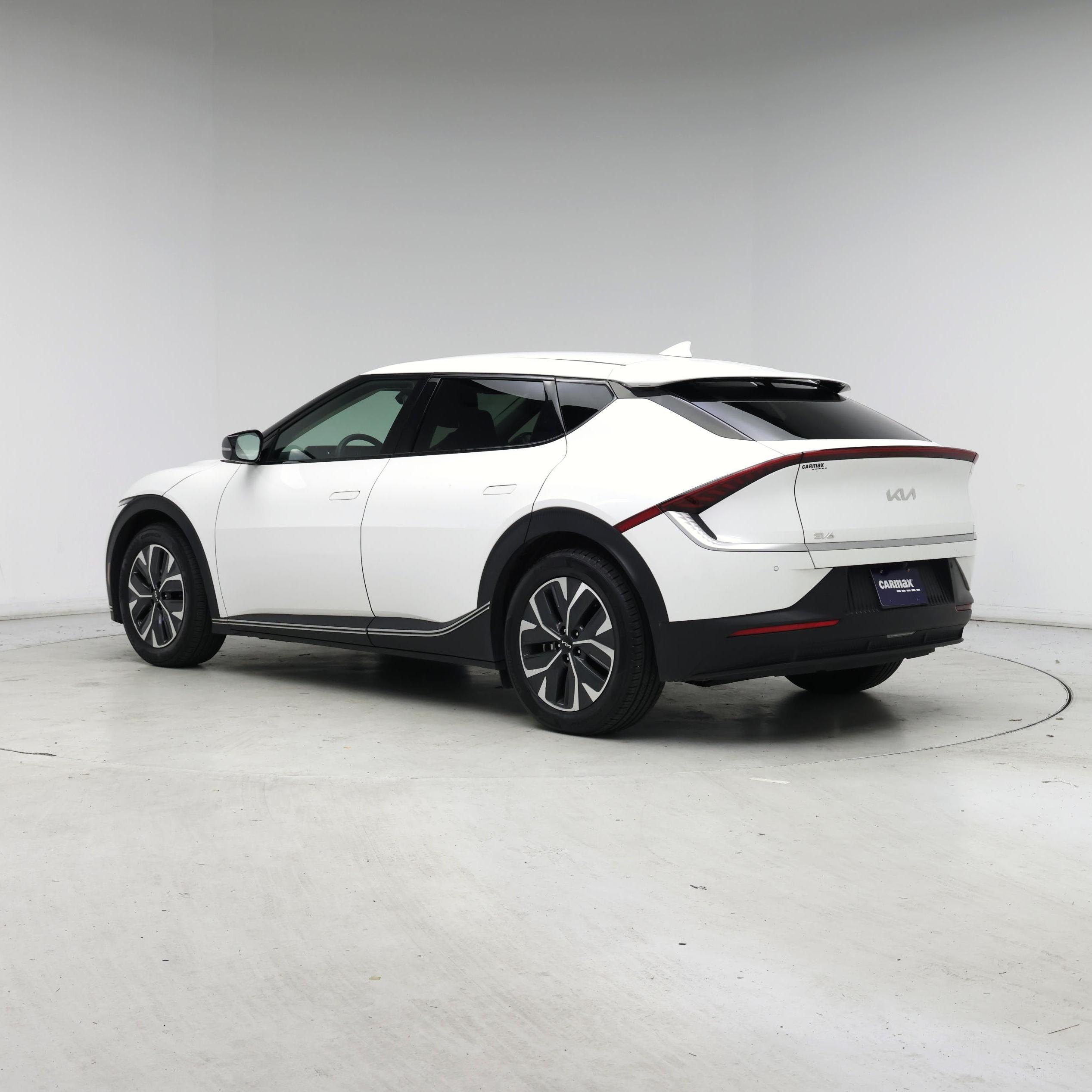 Thumbnail: 2023 Kia EV6 - 2