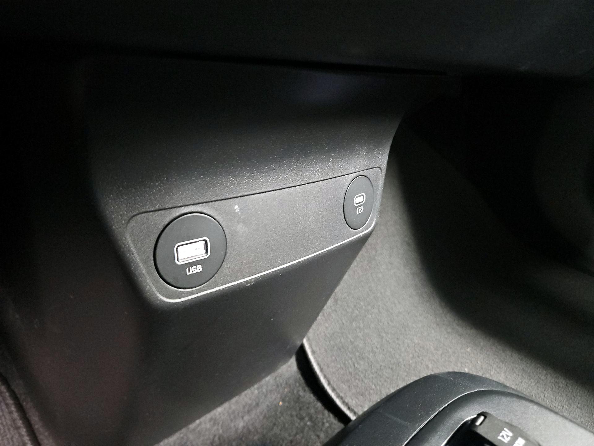 Thumbnail: 2023 Kia EV6 - 19