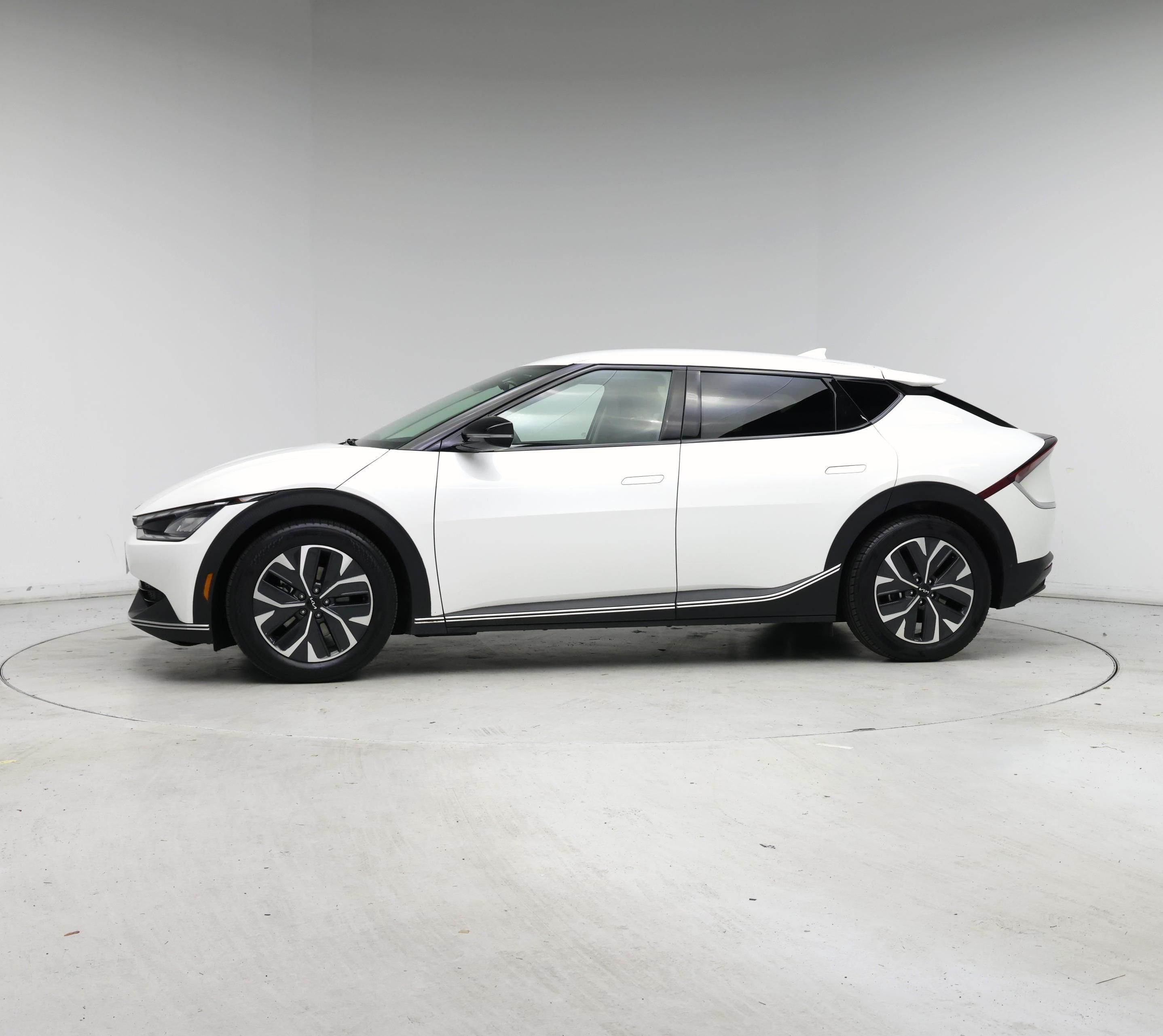 Thumbnail: 2023 Kia EV6 - 3