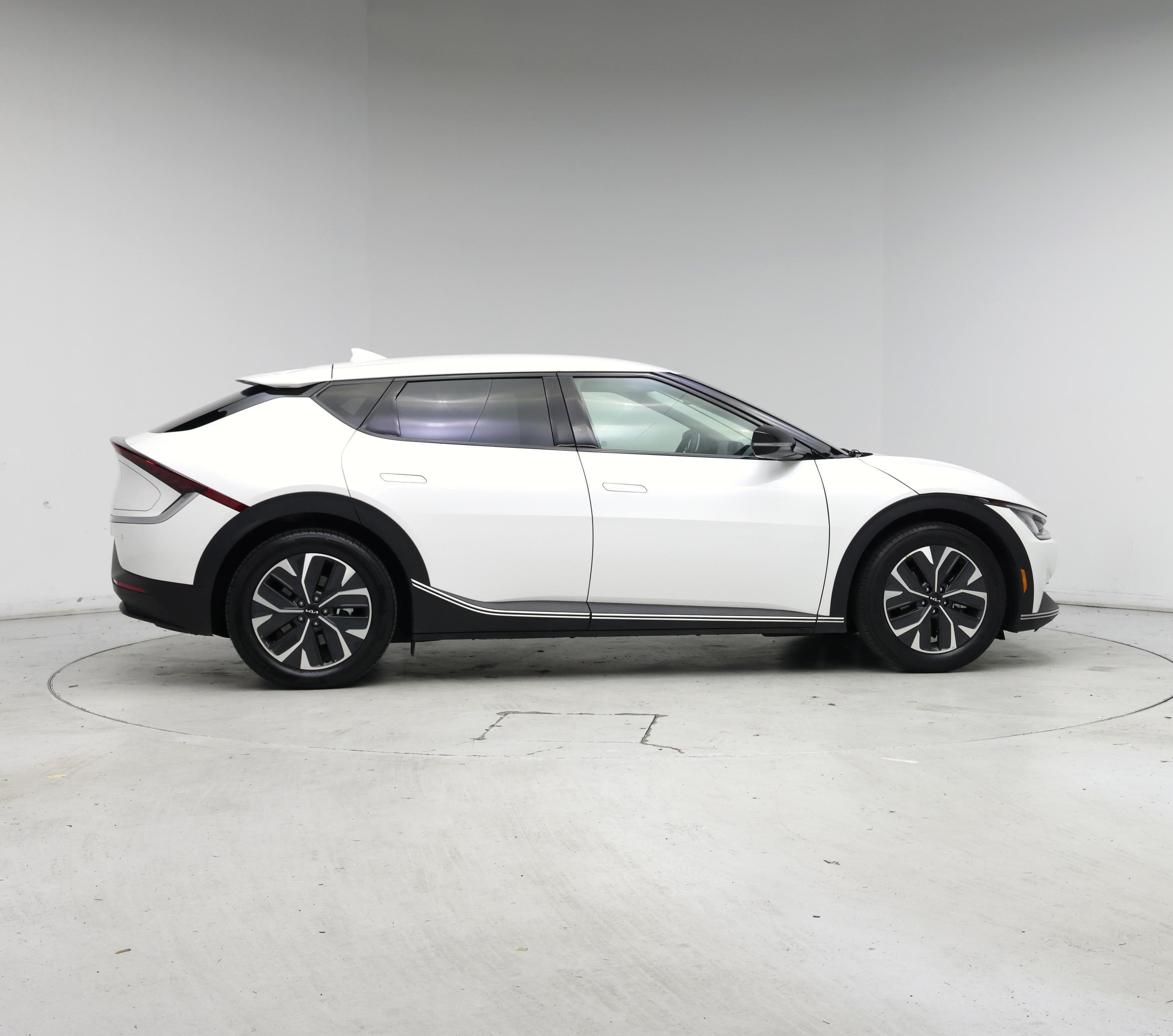 Thumbnail: 2023 Kia EV6 - 7