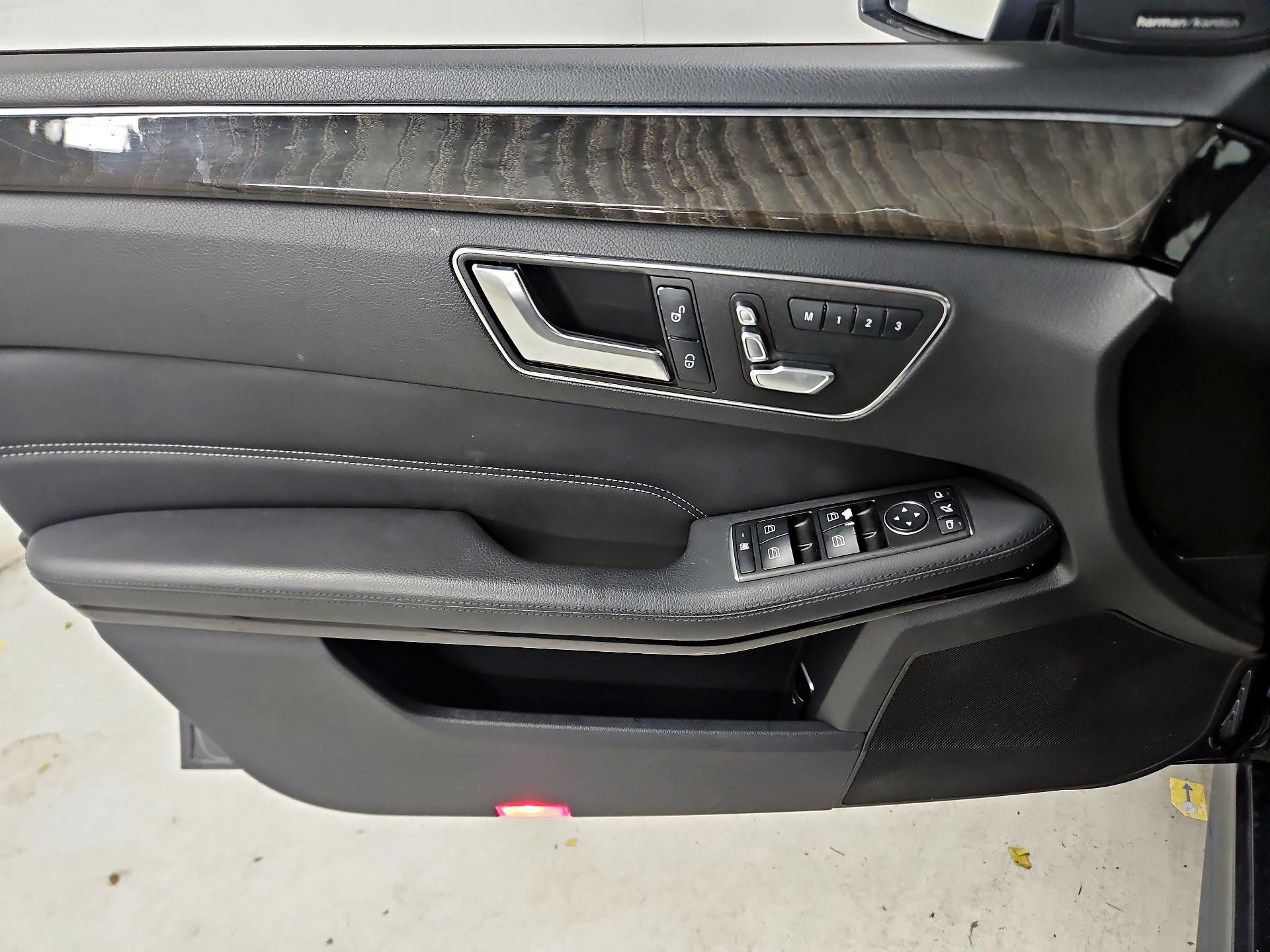 Thumbnail: 2016 Mercedes-Benz E-Class - 12