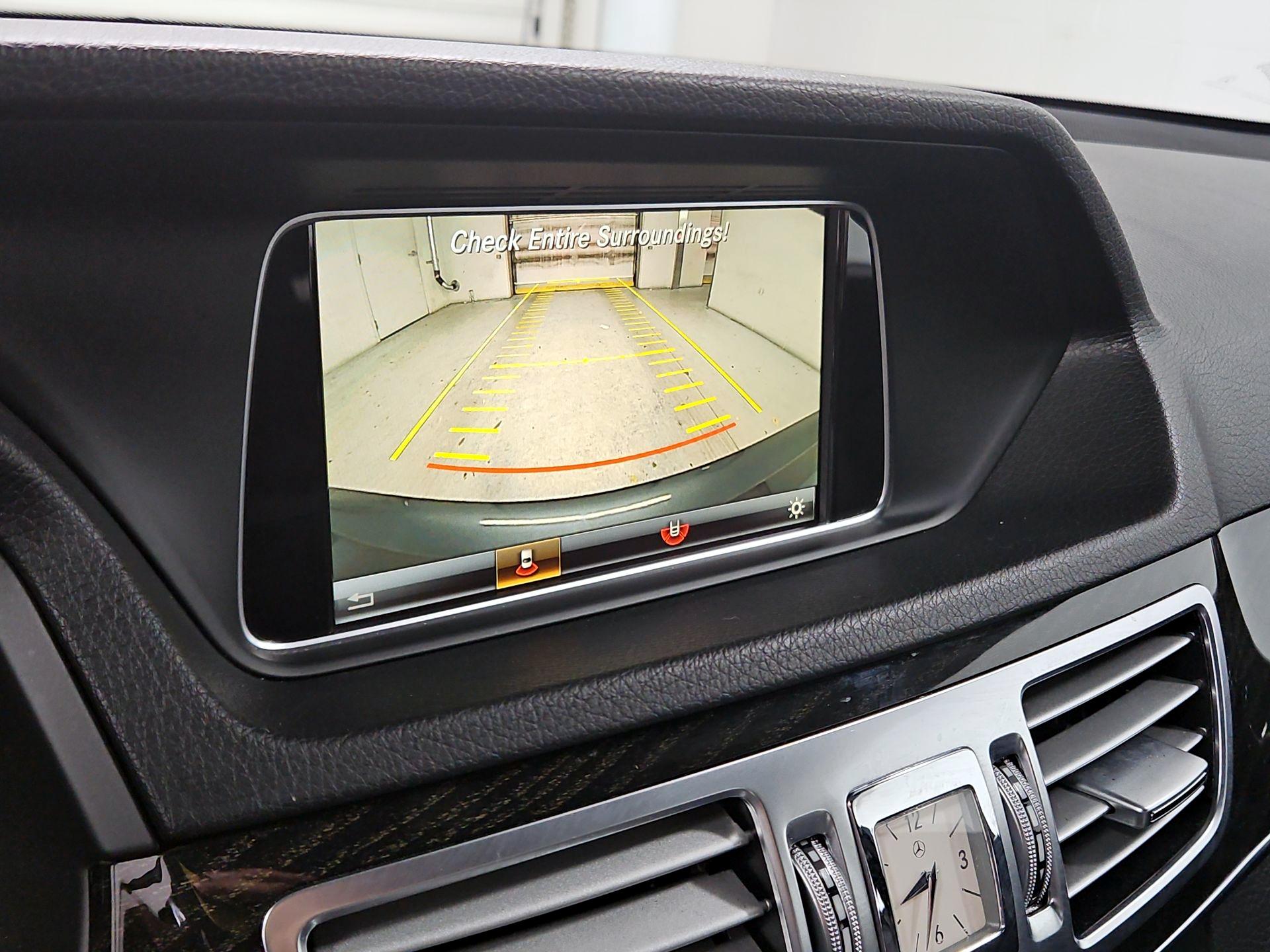 Thumbnail: 2016 Mercedes-Benz E-Class - 15