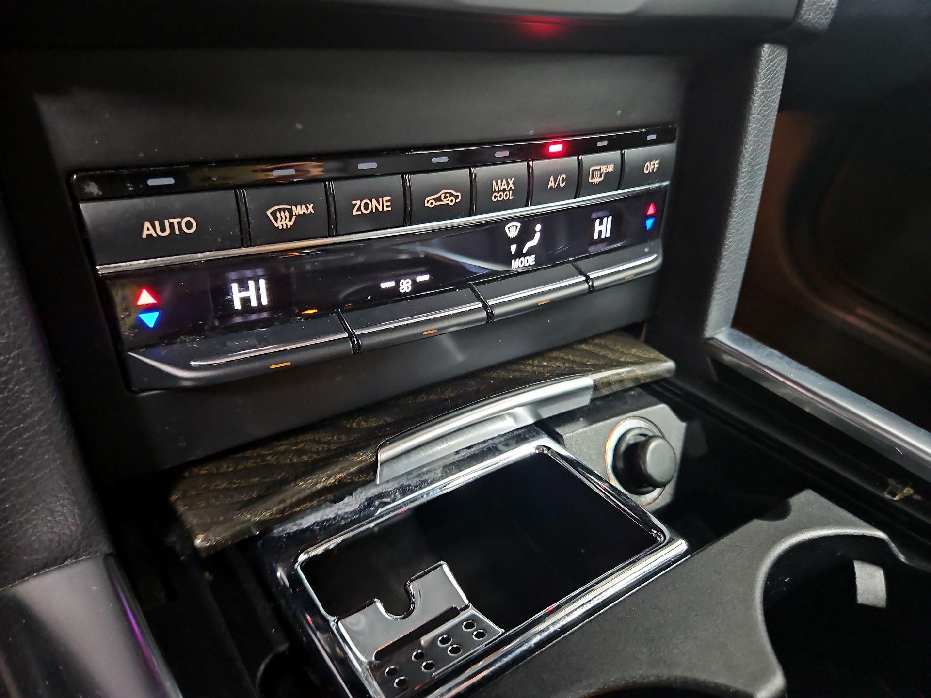 Thumbnail: 2016 Mercedes-Benz E-Class - 17