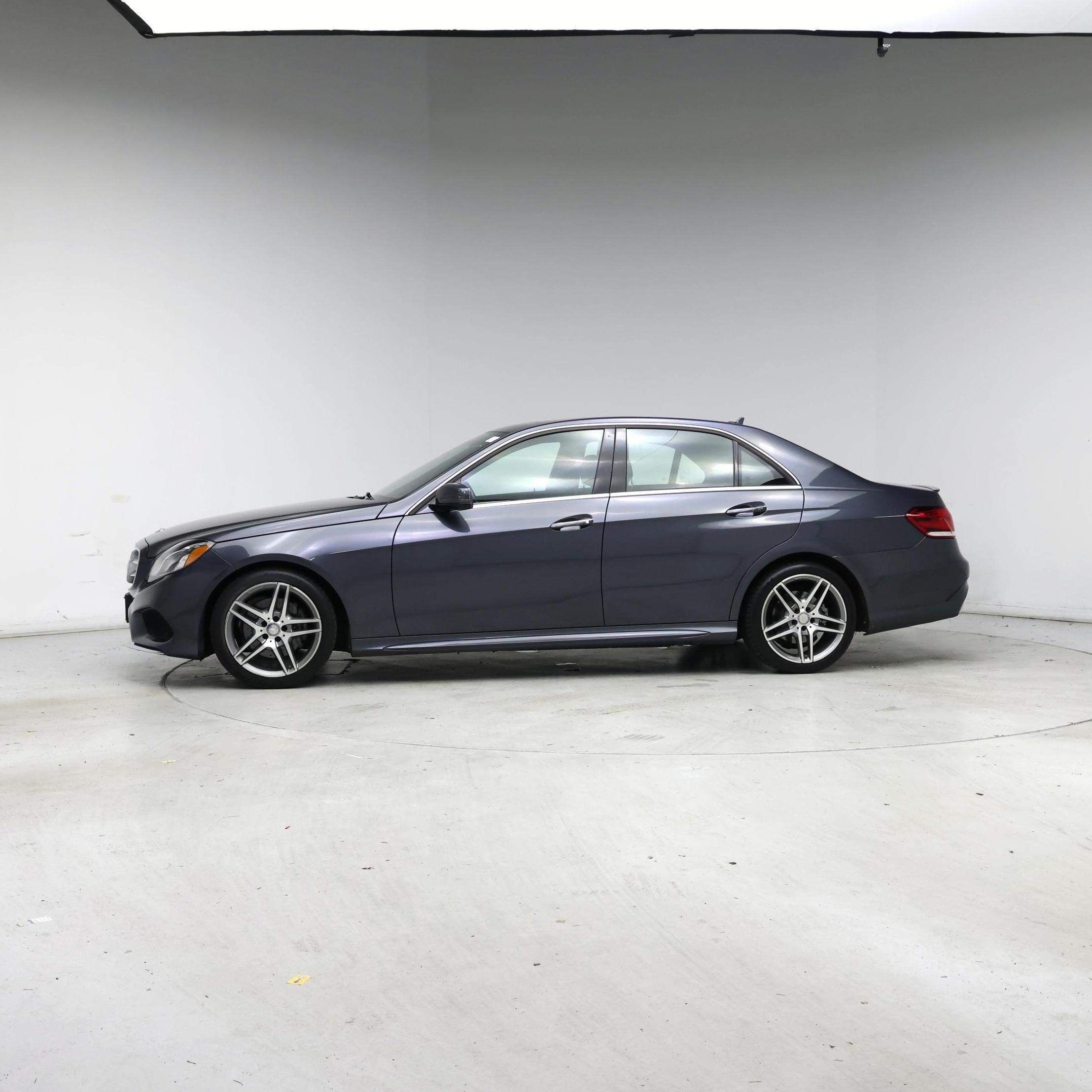 Thumbnail: 2016 Mercedes-Benz E-Class - 3