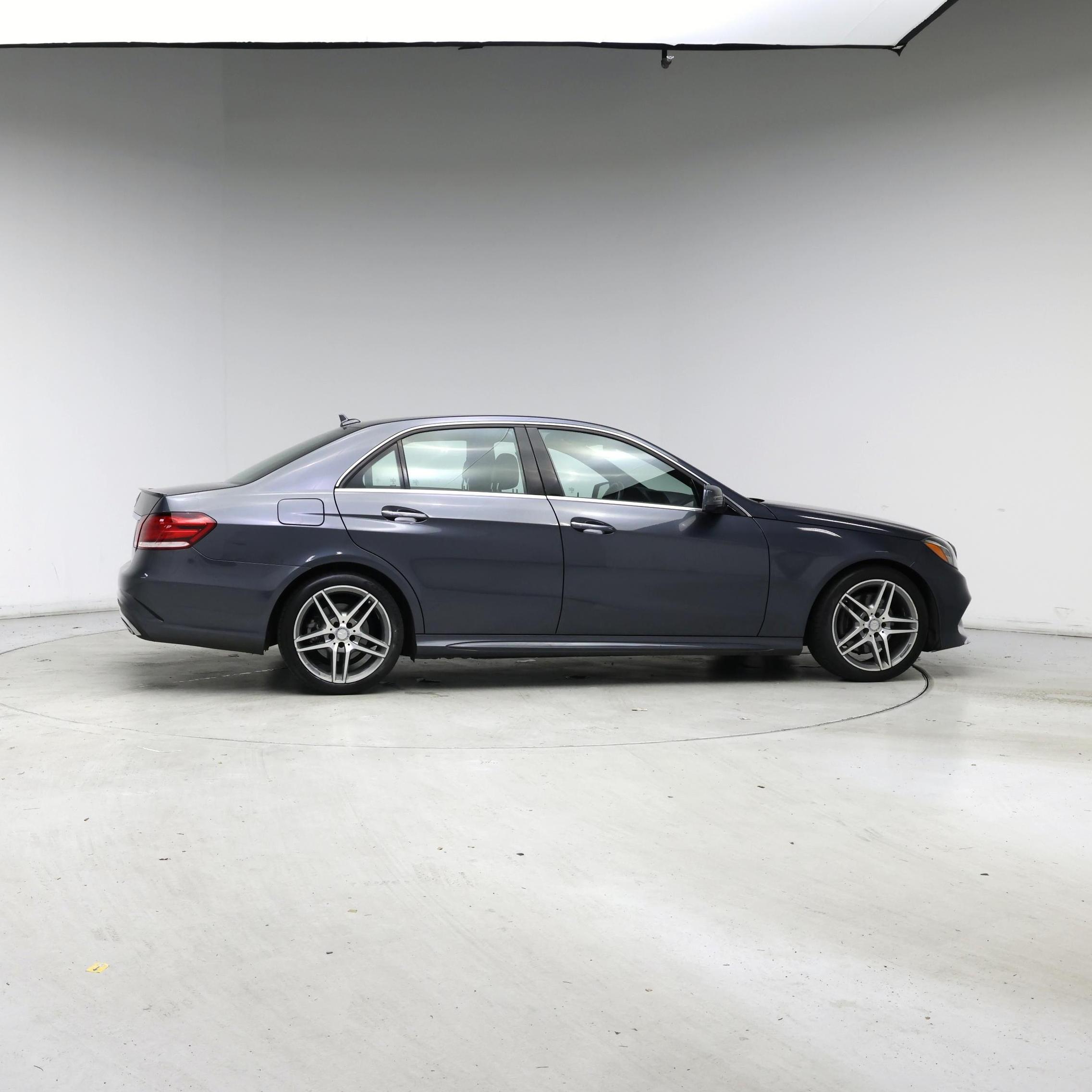 Thumbnail: 2016 Mercedes-Benz E-Class - 7