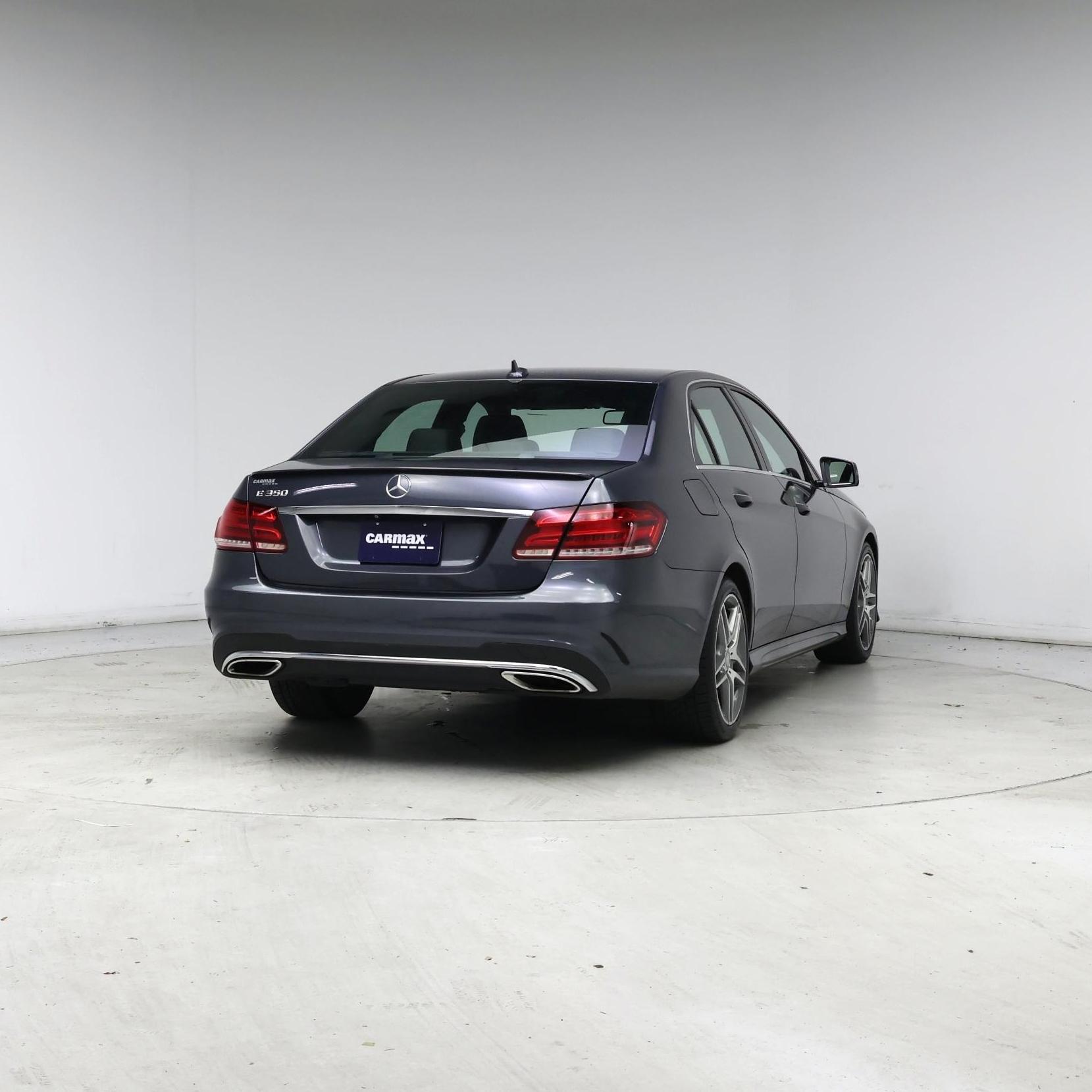 Thumbnail: 2016 Mercedes-Benz E-Class - 8