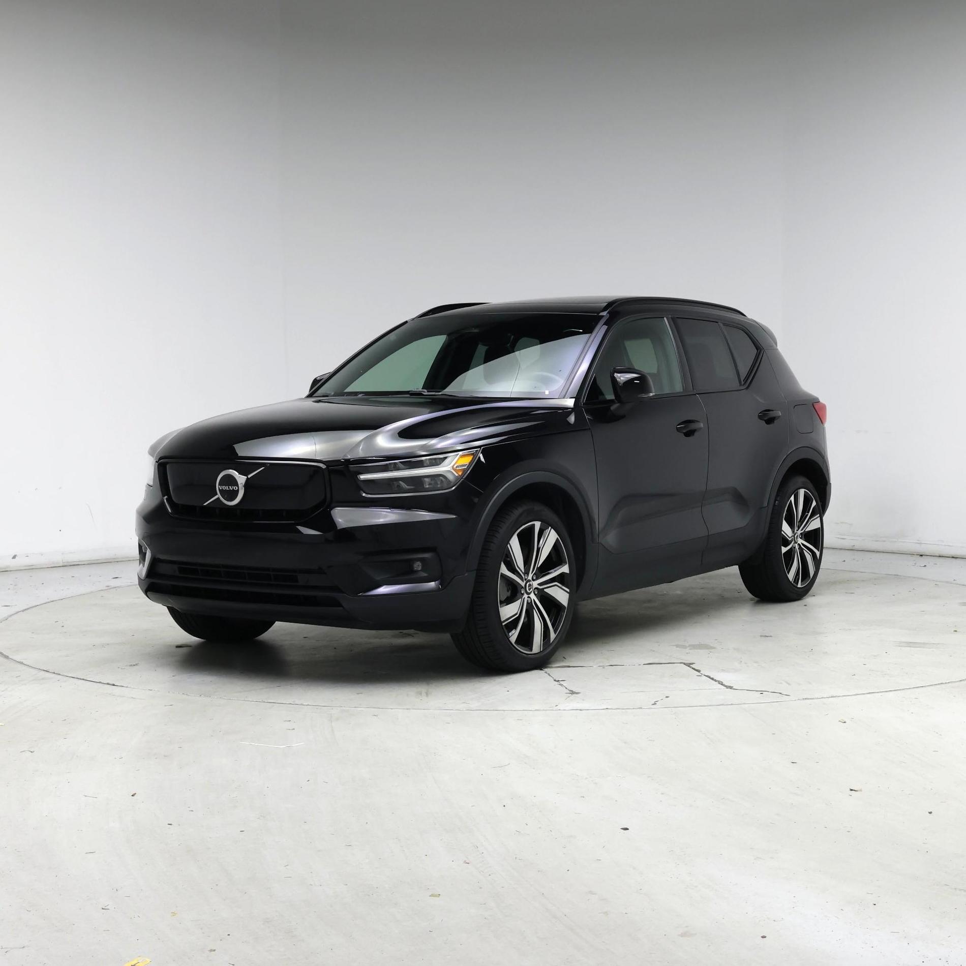 Thumbnail: 2021 Volvo XC40 - 4
