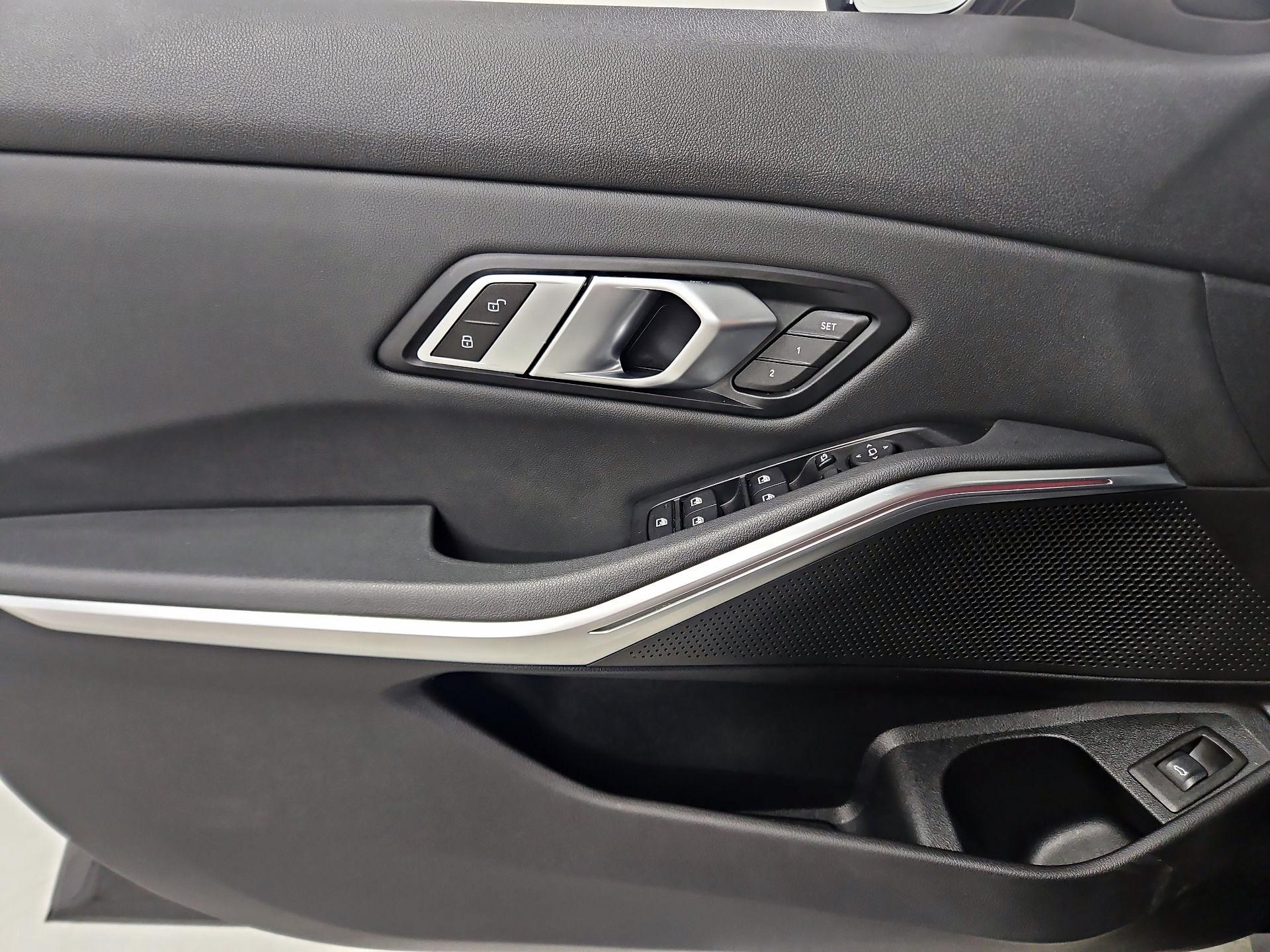 Thumbnail: 2019 BMW 3 Series - 12