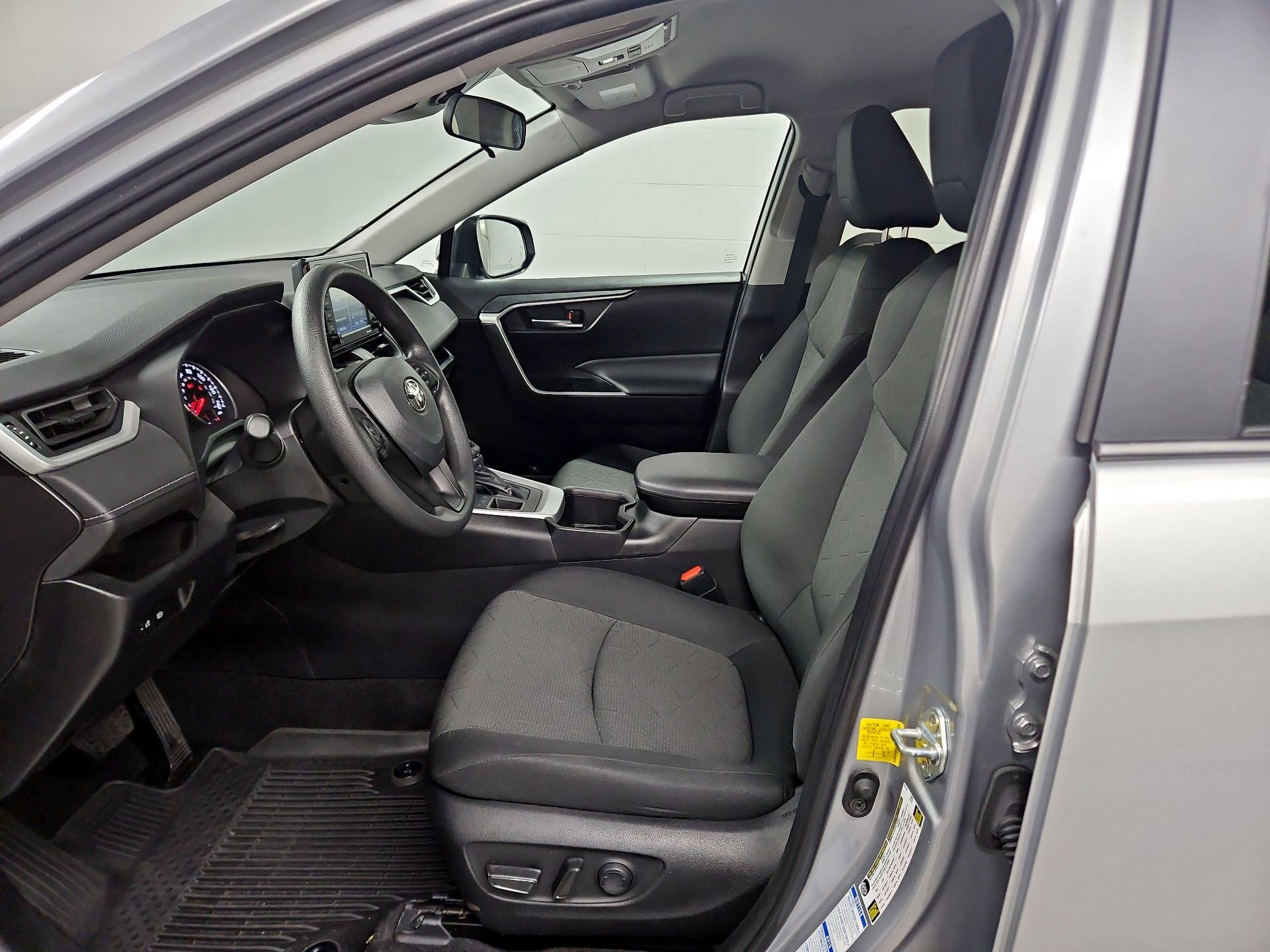 Thumbnail: 2022 Toyota RAV4 - 11