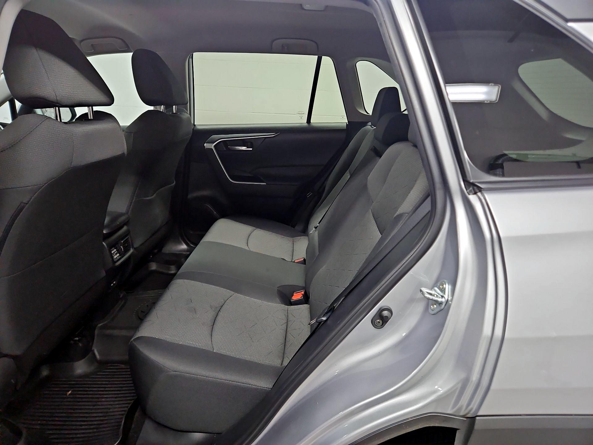 Thumbnail: 2022 Toyota RAV4 - 19