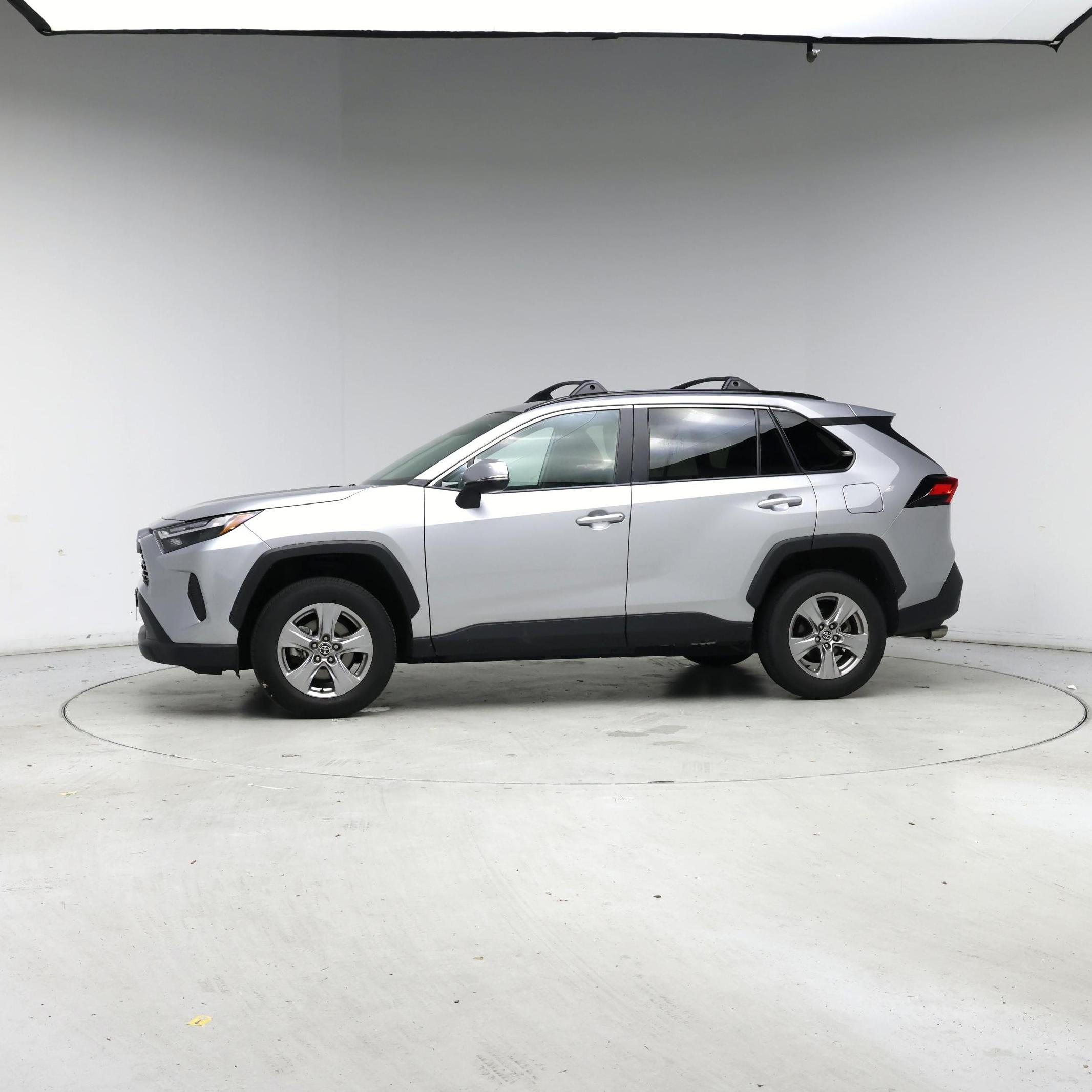 Thumbnail: 2022 Toyota RAV4 - 3