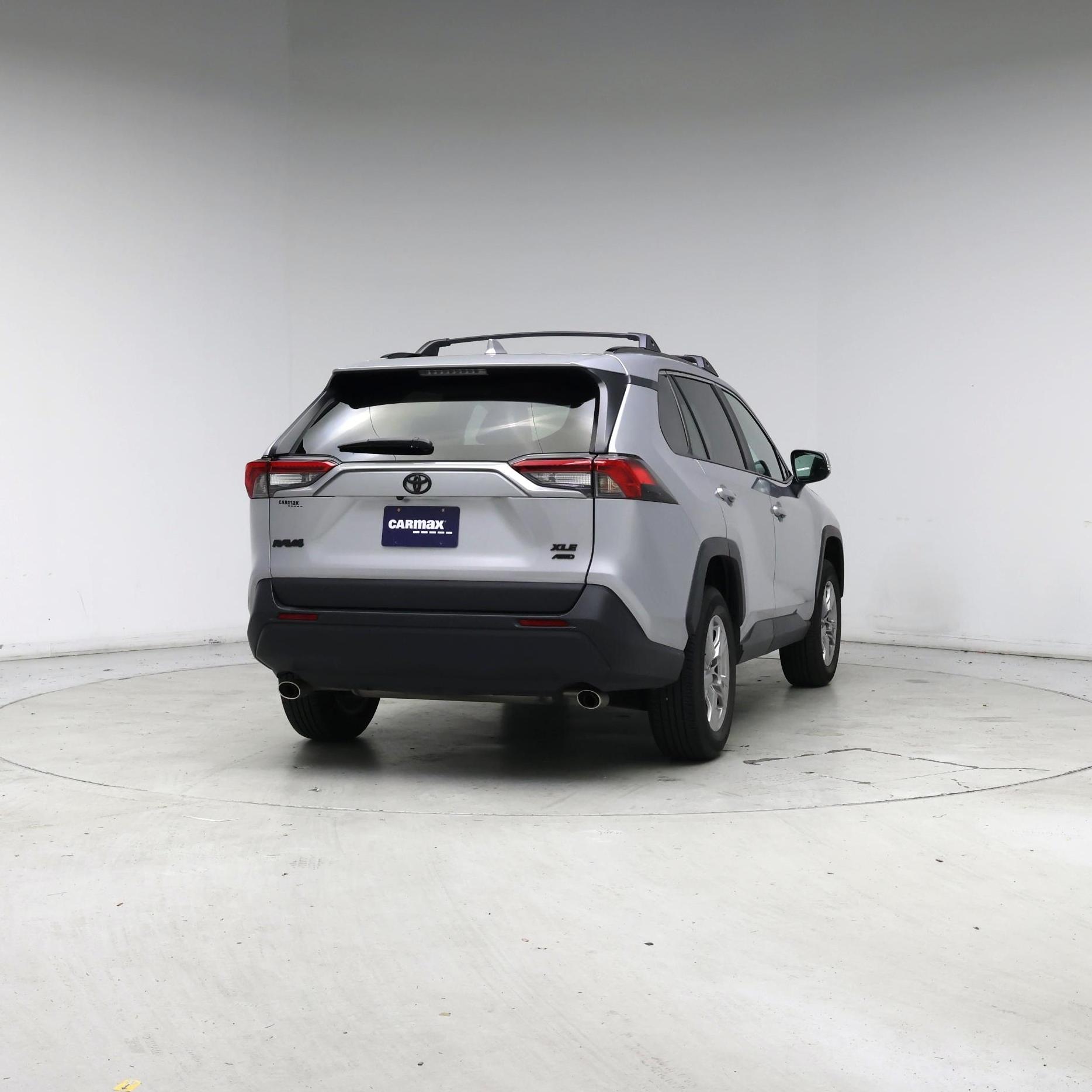 Thumbnail: 2022 Toyota RAV4 - 8