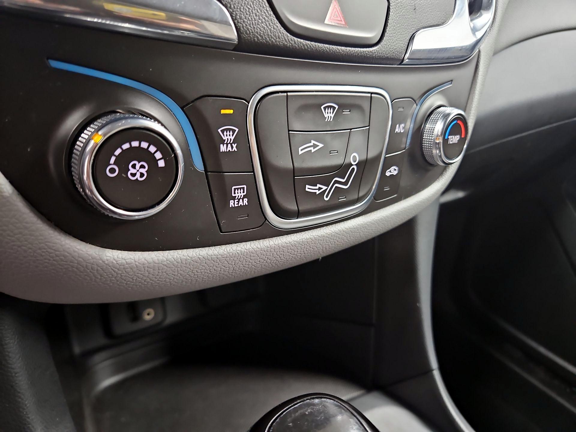 Thumbnail: 2018 Chevrolet Equinox - 16