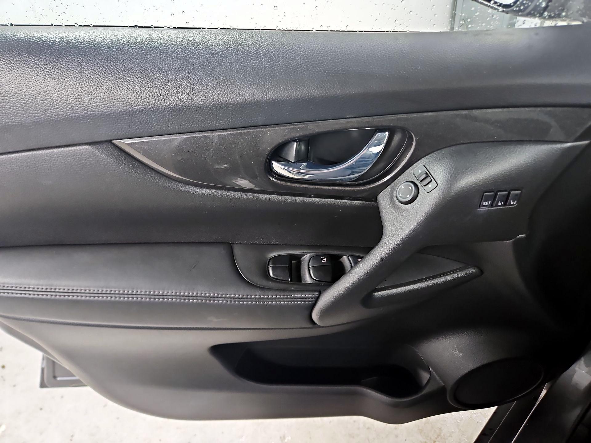 Thumbnail: 2018 Nissan Rogue - 12