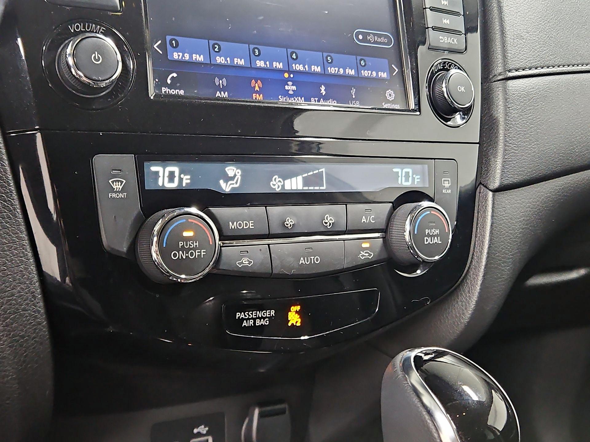 Thumbnail: 2018 Nissan Rogue - 16