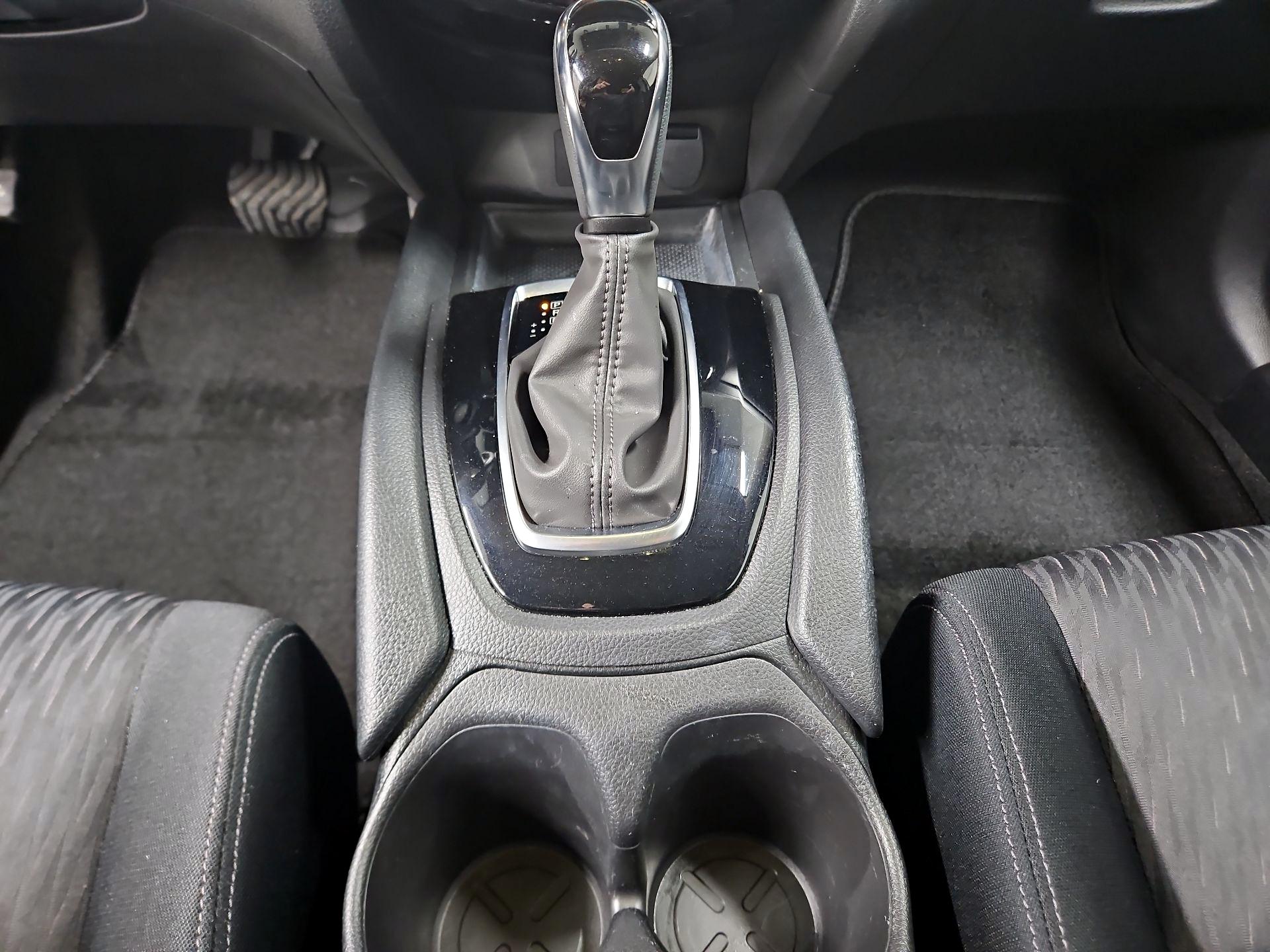 Thumbnail: 2018 Nissan Rogue - 17